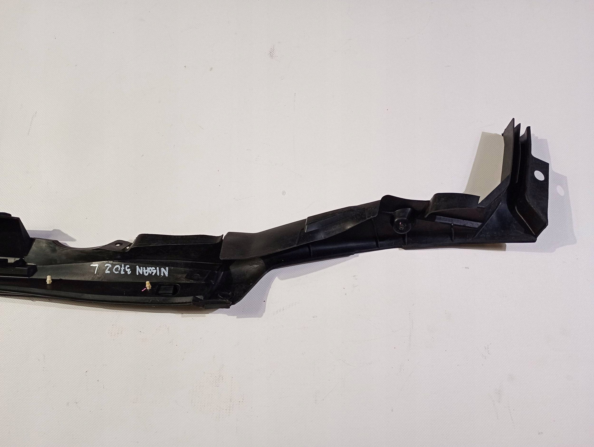 couverture joint aile avant gauche Nissan 370Z Cabrio 2009