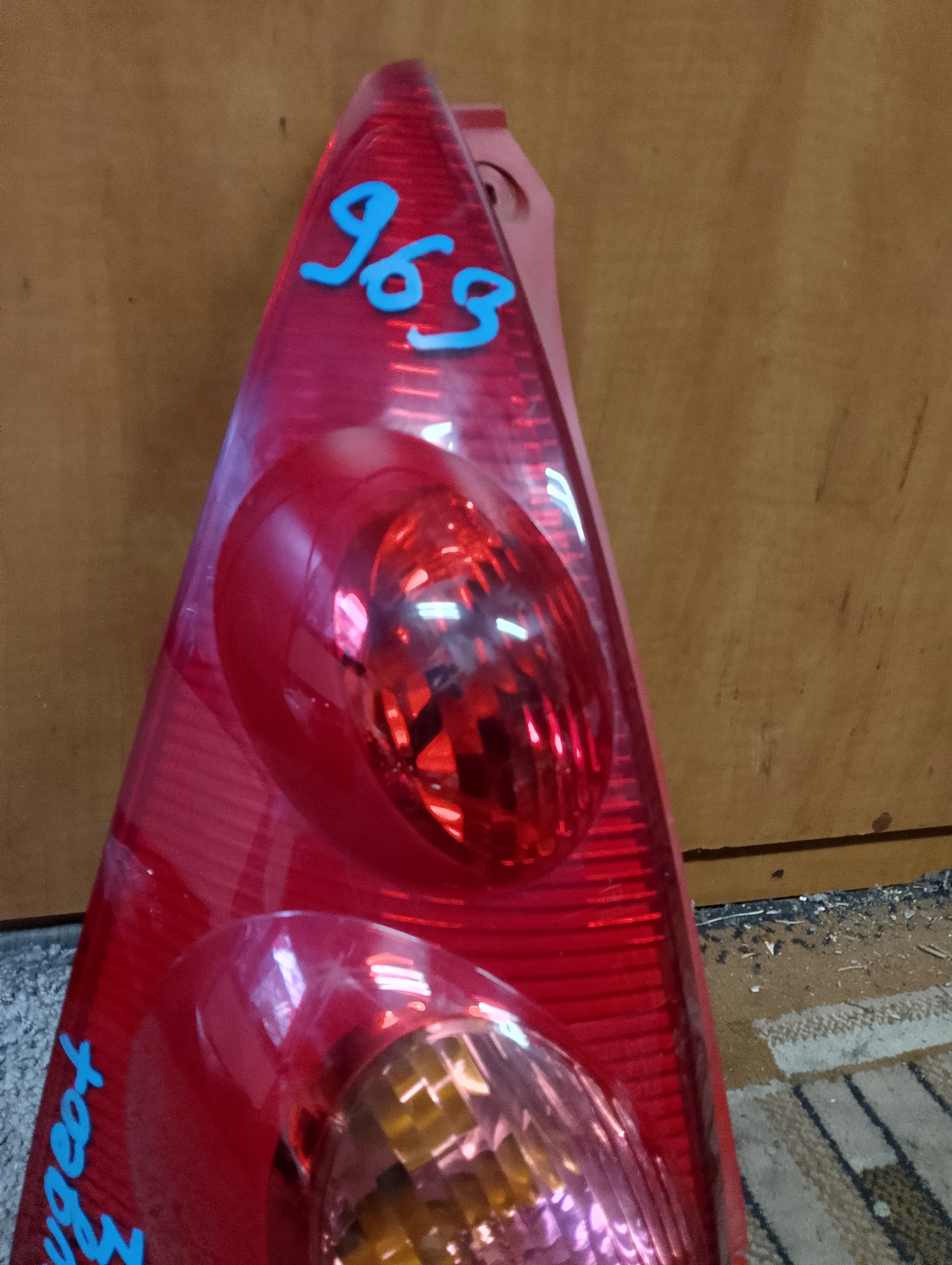 light left rear part left rear peugeot 107
