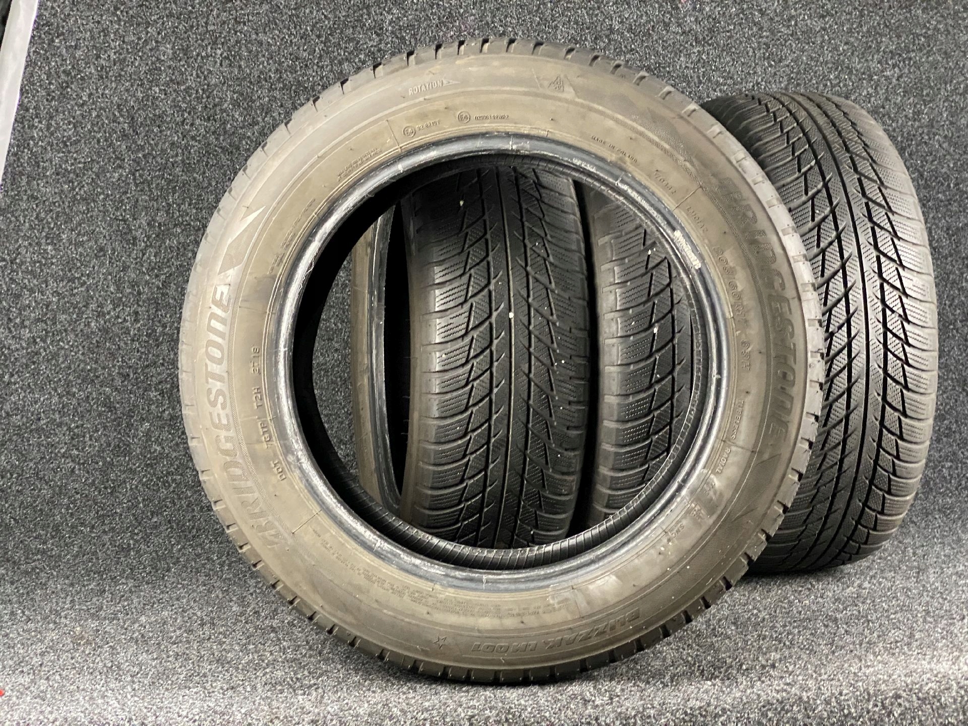 4x BRIDGESTONE BLIZZAK LM001 205/60R17 6mm 2018 Średnica 17