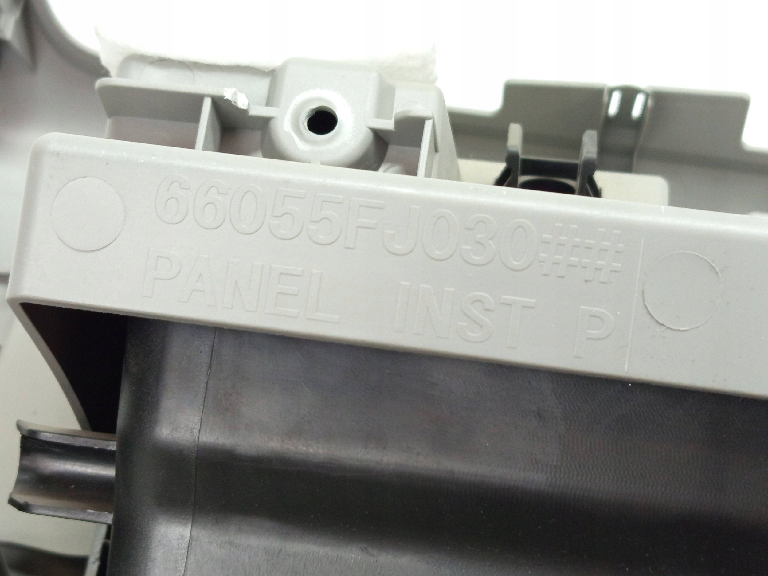 бардачок пассажира subaru Forester IV SJ 6055FJ030