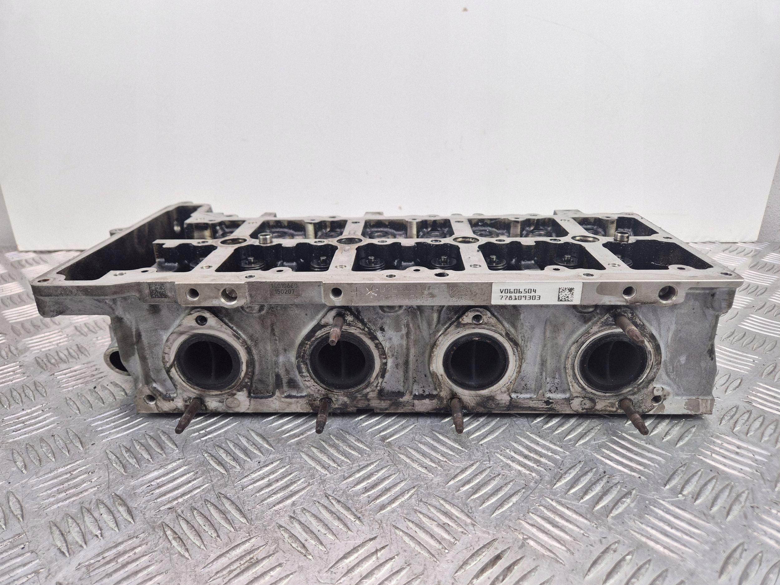 testata motore BMW 3 E90 E91 318d 7797678 N47D20A