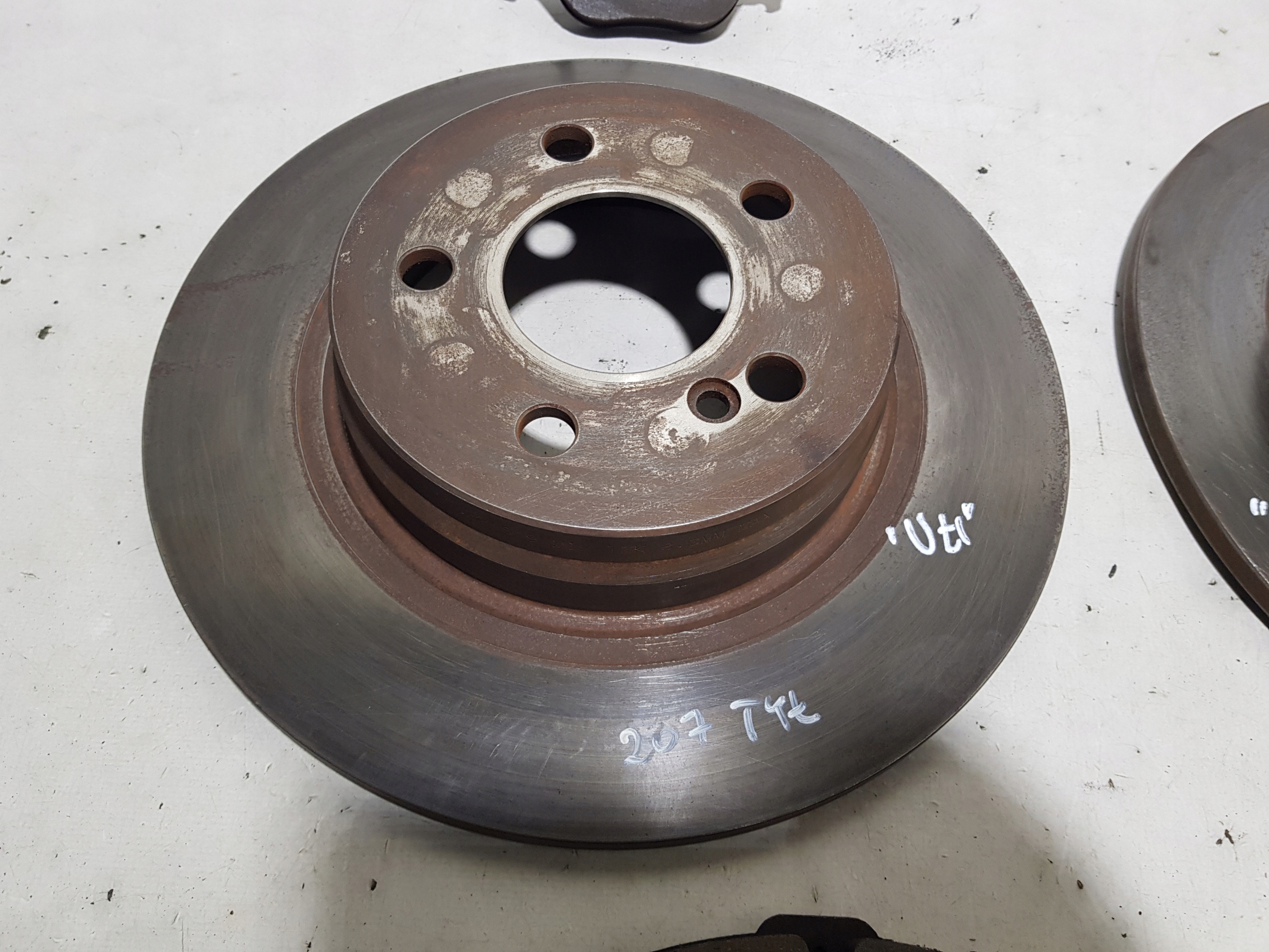 discs plates rear part rear. MERCEDES W207 W204 right left KOMPLET