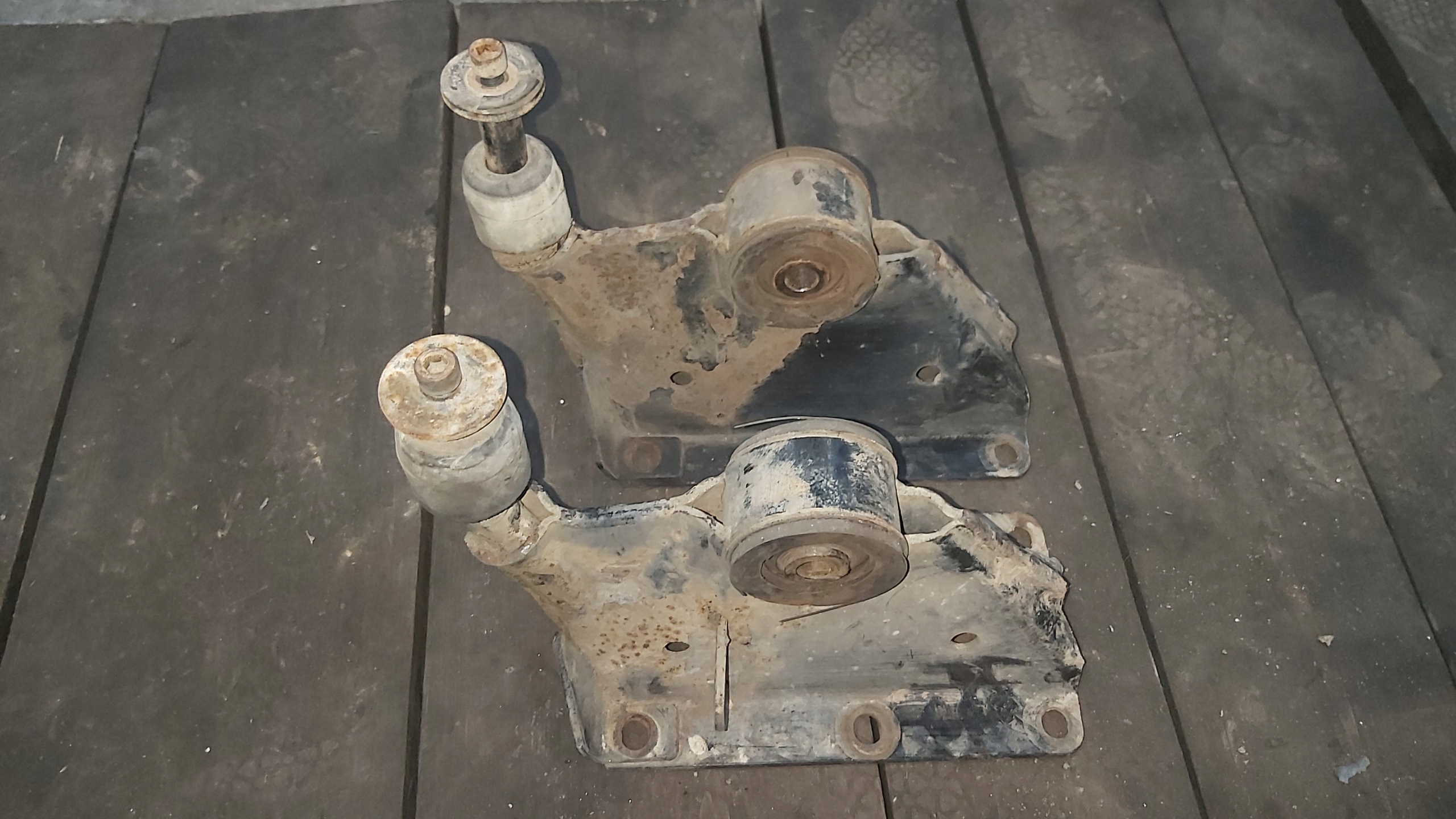 WSPORNIK UCHWYT DRAZKA ZAWIESZENIA VOLVO FH 12