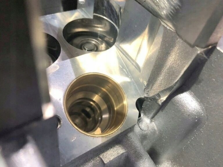 REGENEROWANA GŁOWICA 038103373R 1.9 TDI 8V MOSIĘŻNE TULEJKI Typ samochodu Samochody osobowe