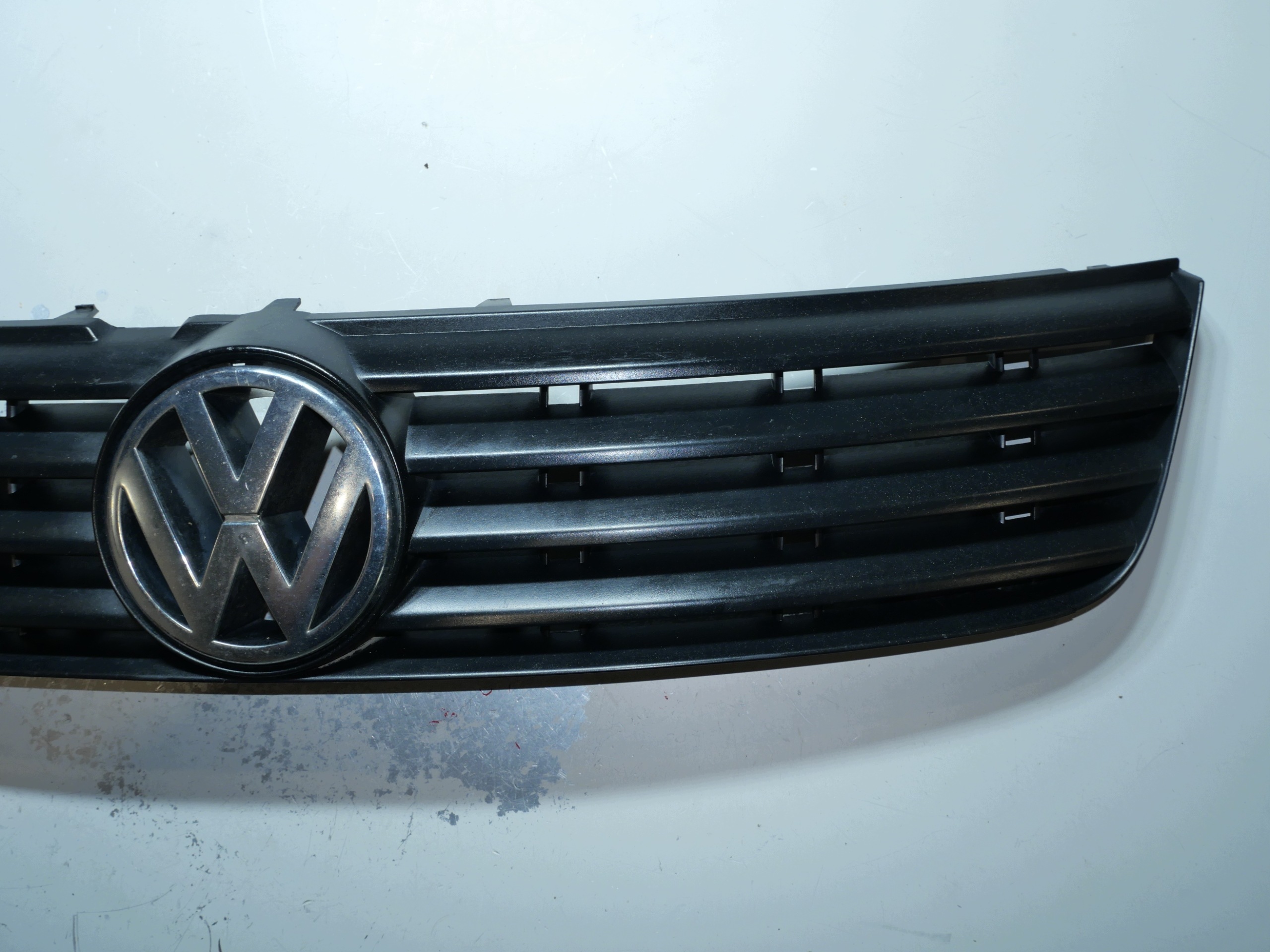VW PASSAT B5 grille 3B0853653C