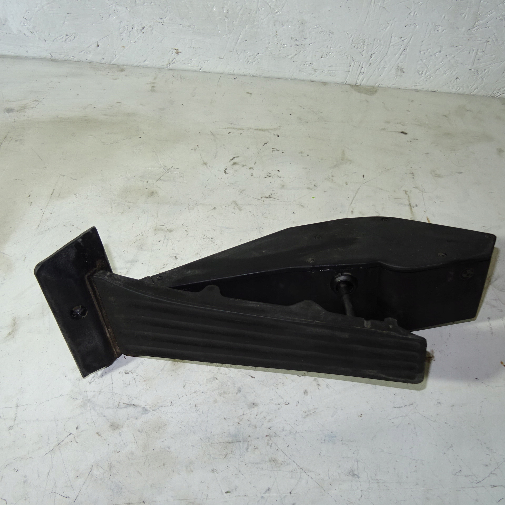 BMW X3 E83 2.0D potentiometer accelerator pedal 6772646