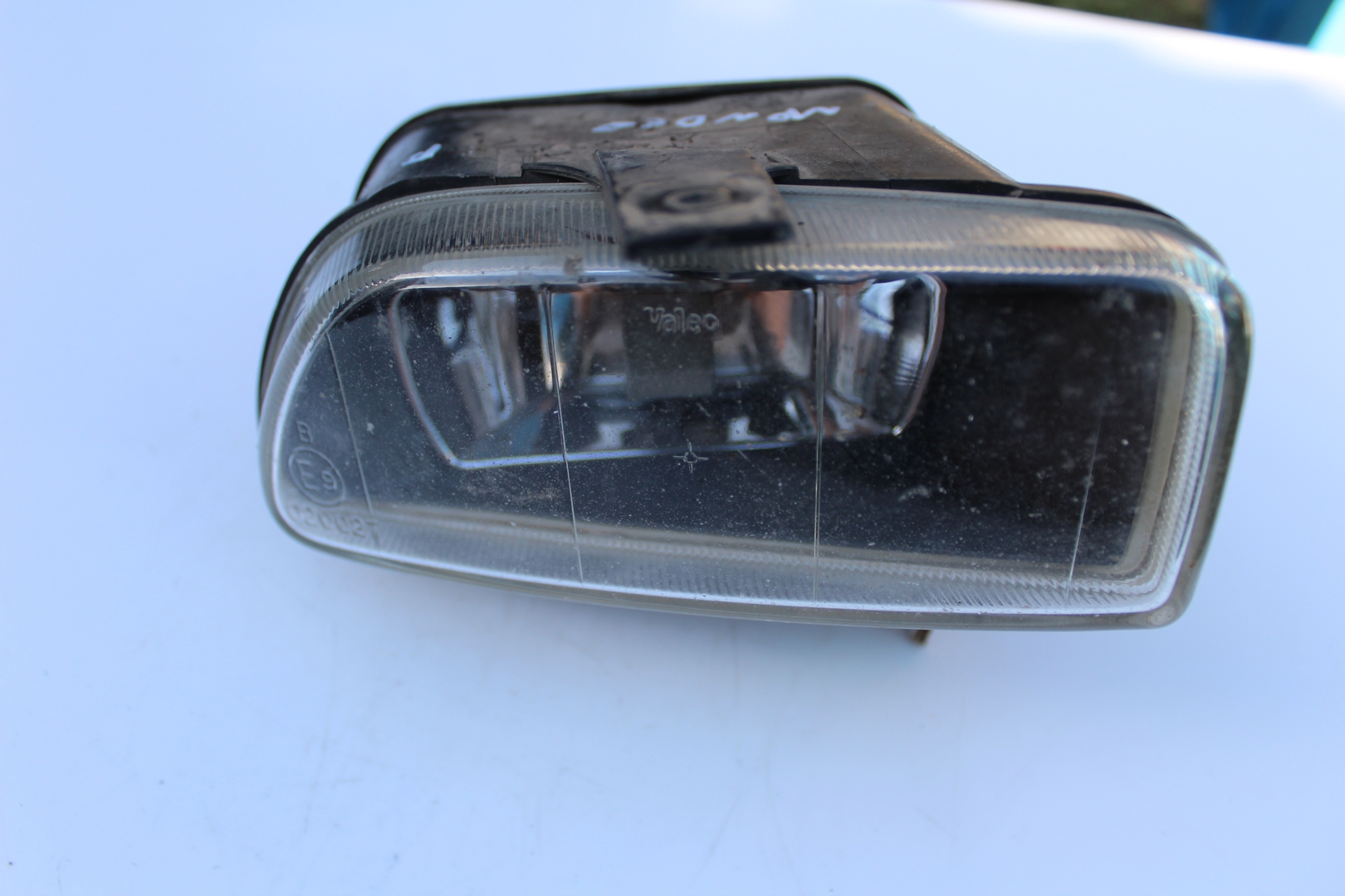 Nebelscheinwerfer FORD MONDEO rechts 96FG15K233AA FORD