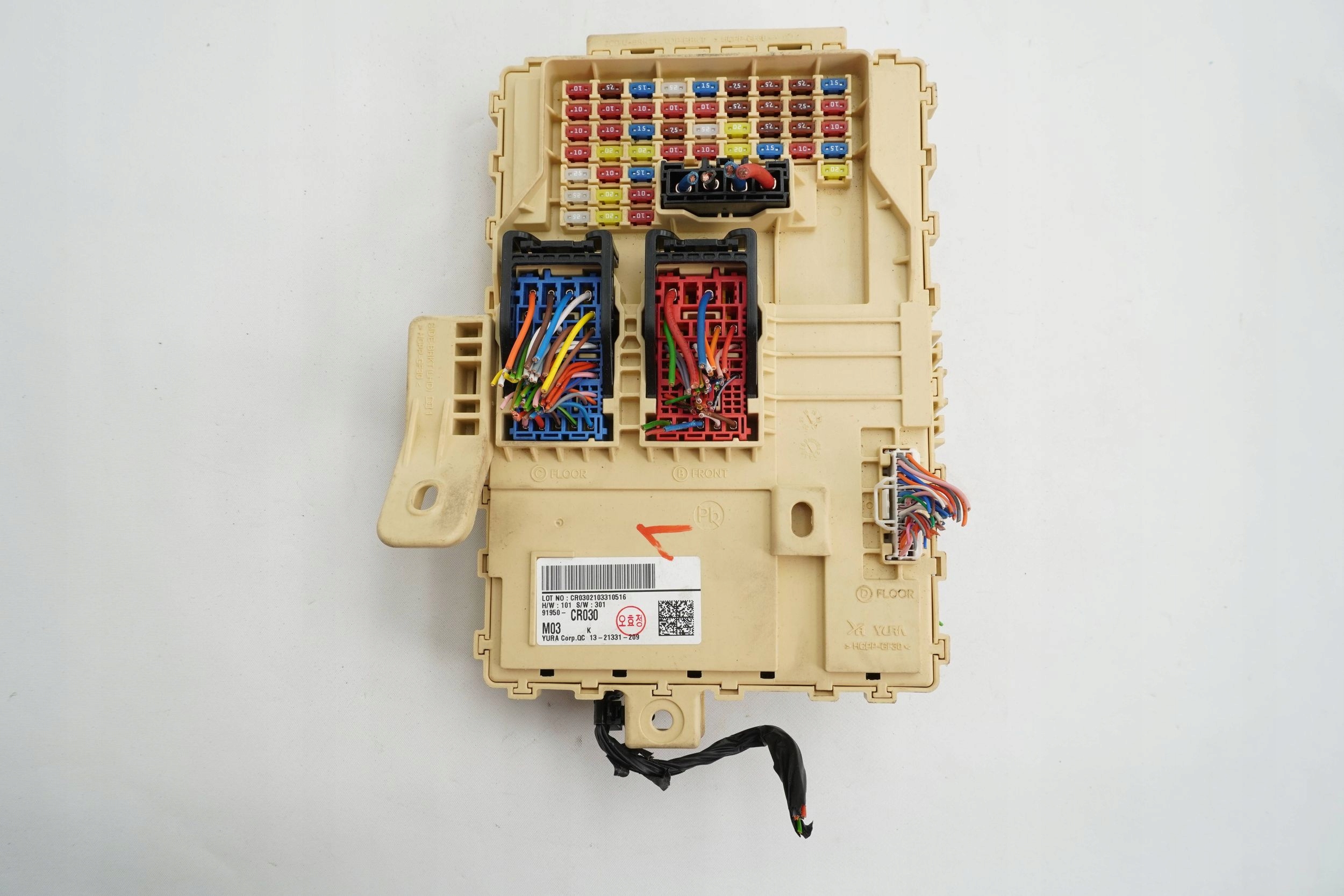 блок предохранителей kia XCEED 91950-CR030