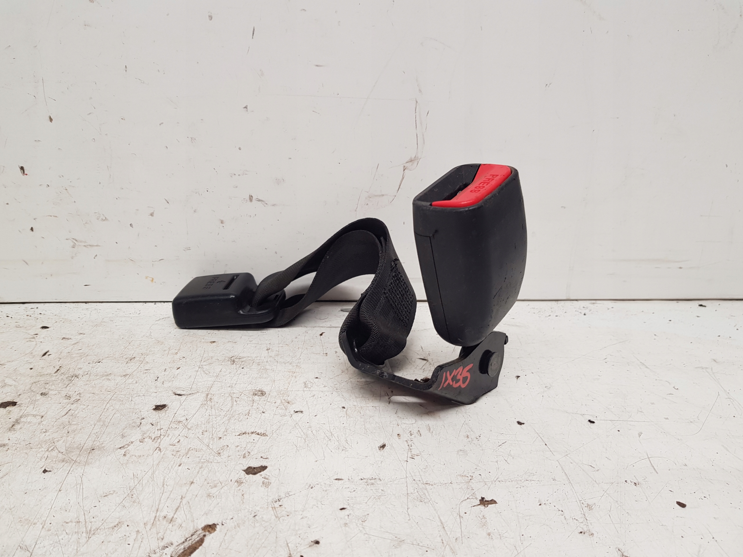 HYUNDAI IX35 SPINKA Fixation arbre ceintures sécurité 2009-13R