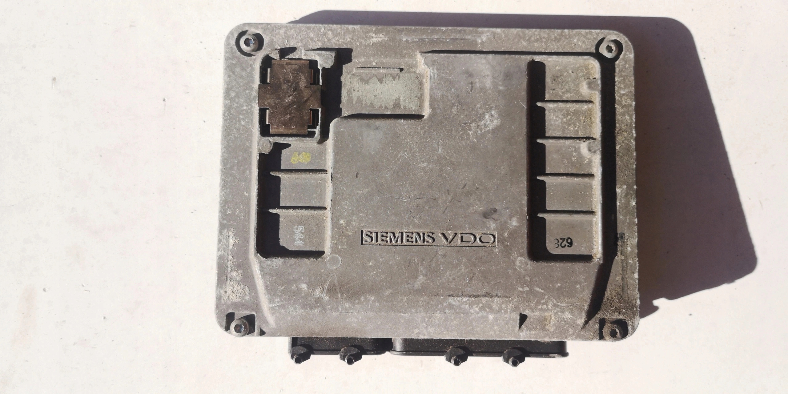 VW POLO FOX 1.2 Computer ECU 03D906023 5WP40806