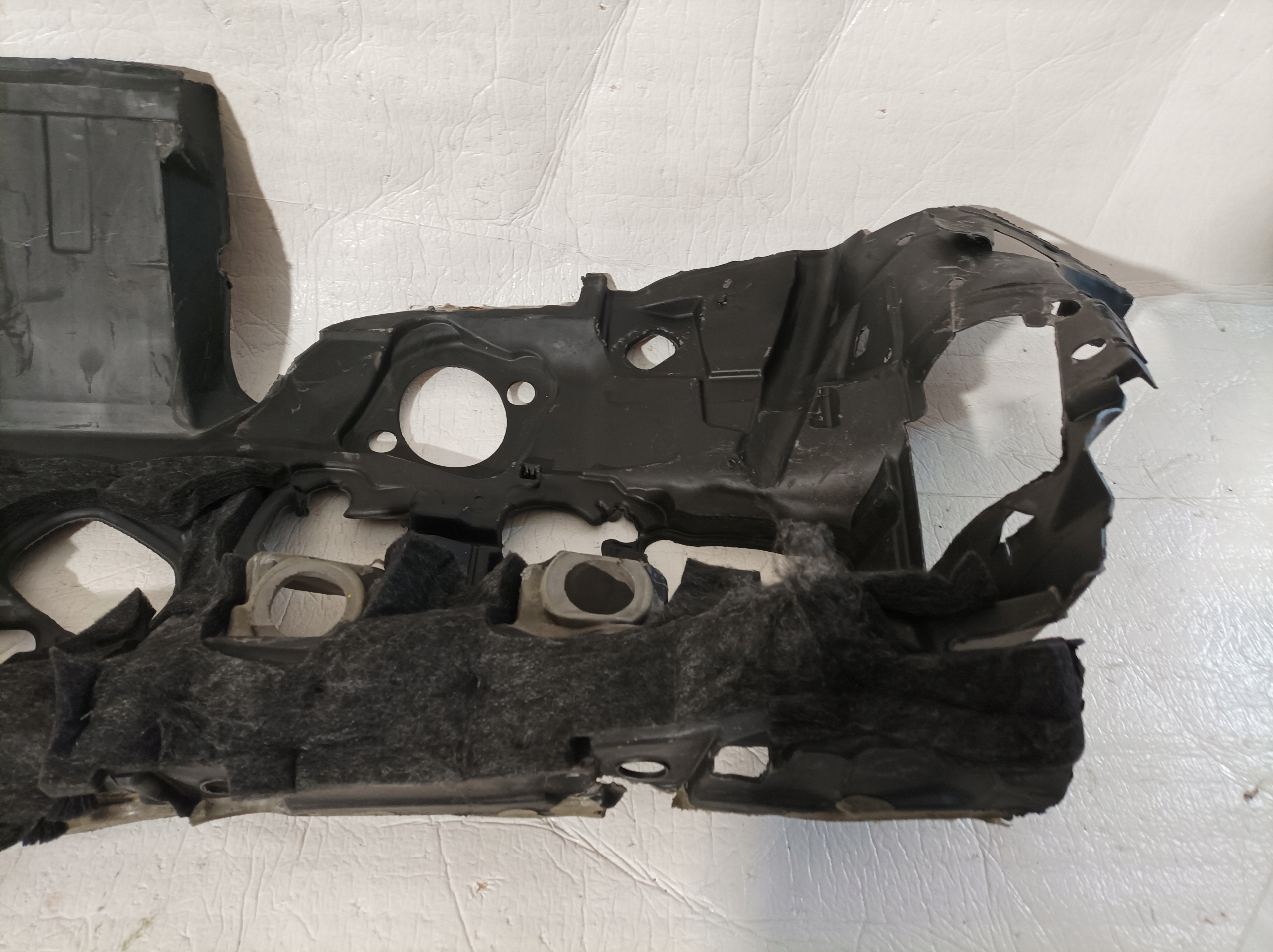 Audi A4 B9 soundproofing partition wall 8W1863947