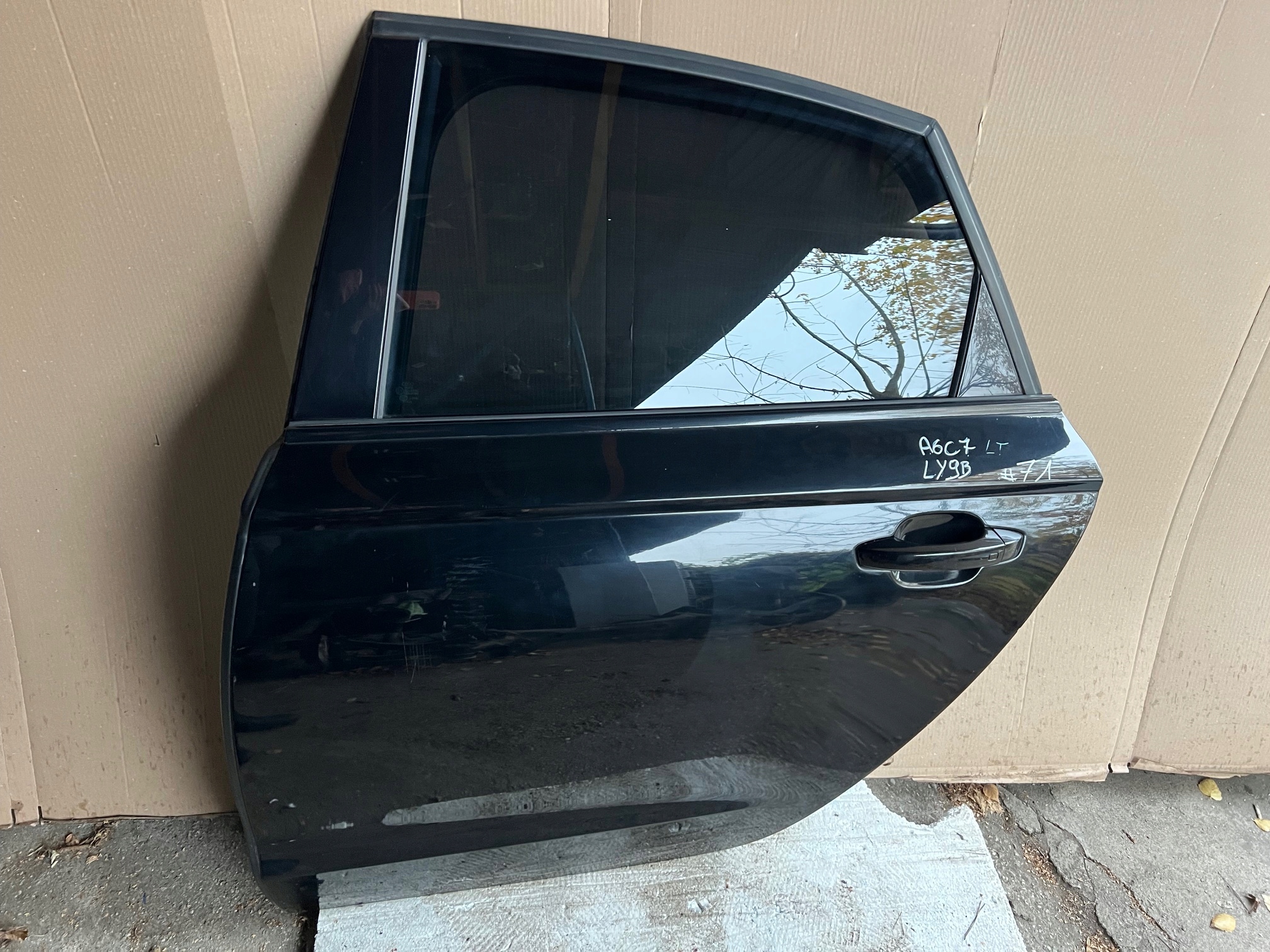 AUDI A6 C7 sedan door left rear part left rear. LY9B