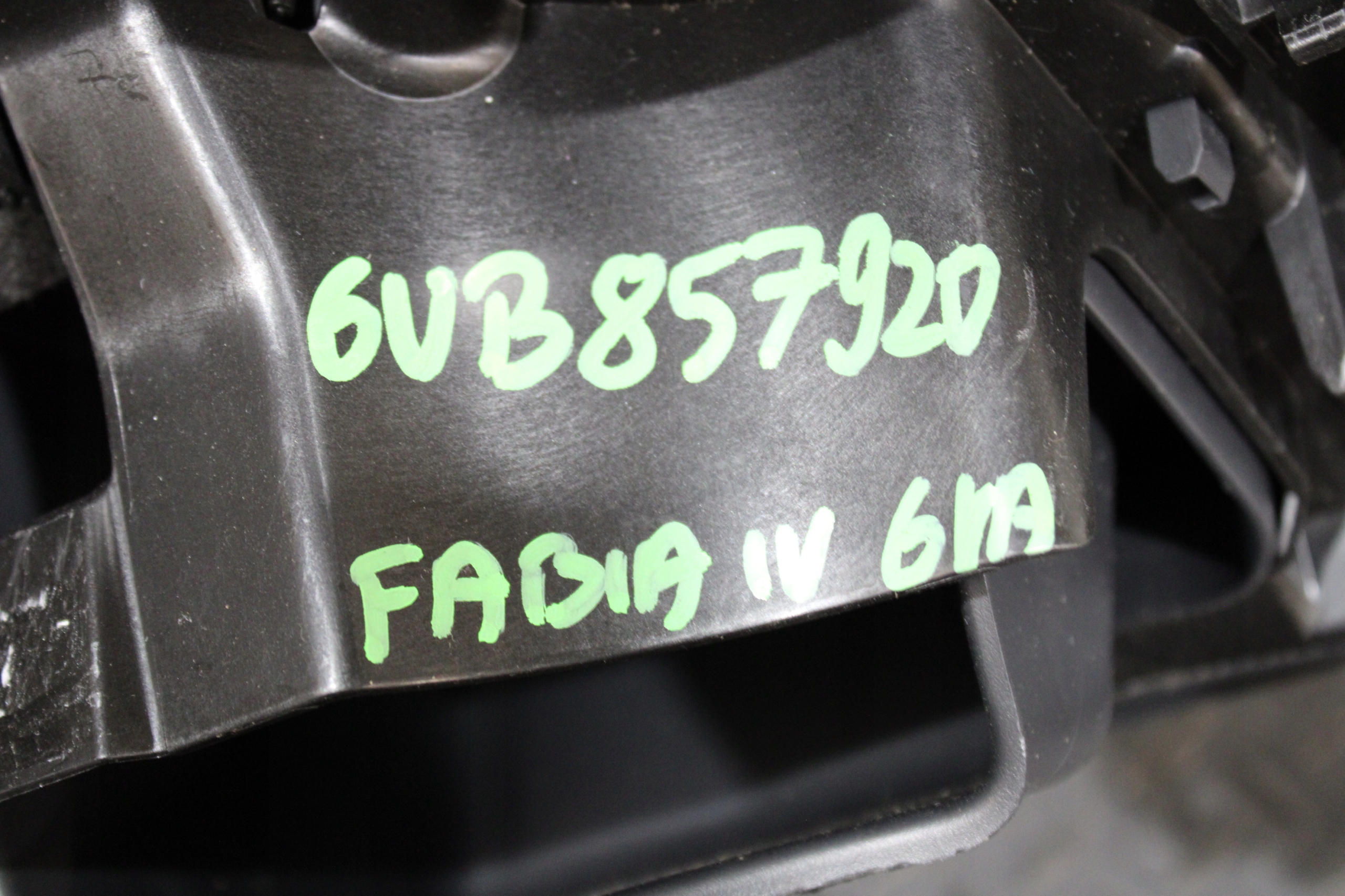 passenger compartment consoles SKODA FABIA IV 4 6VA 6VB857920