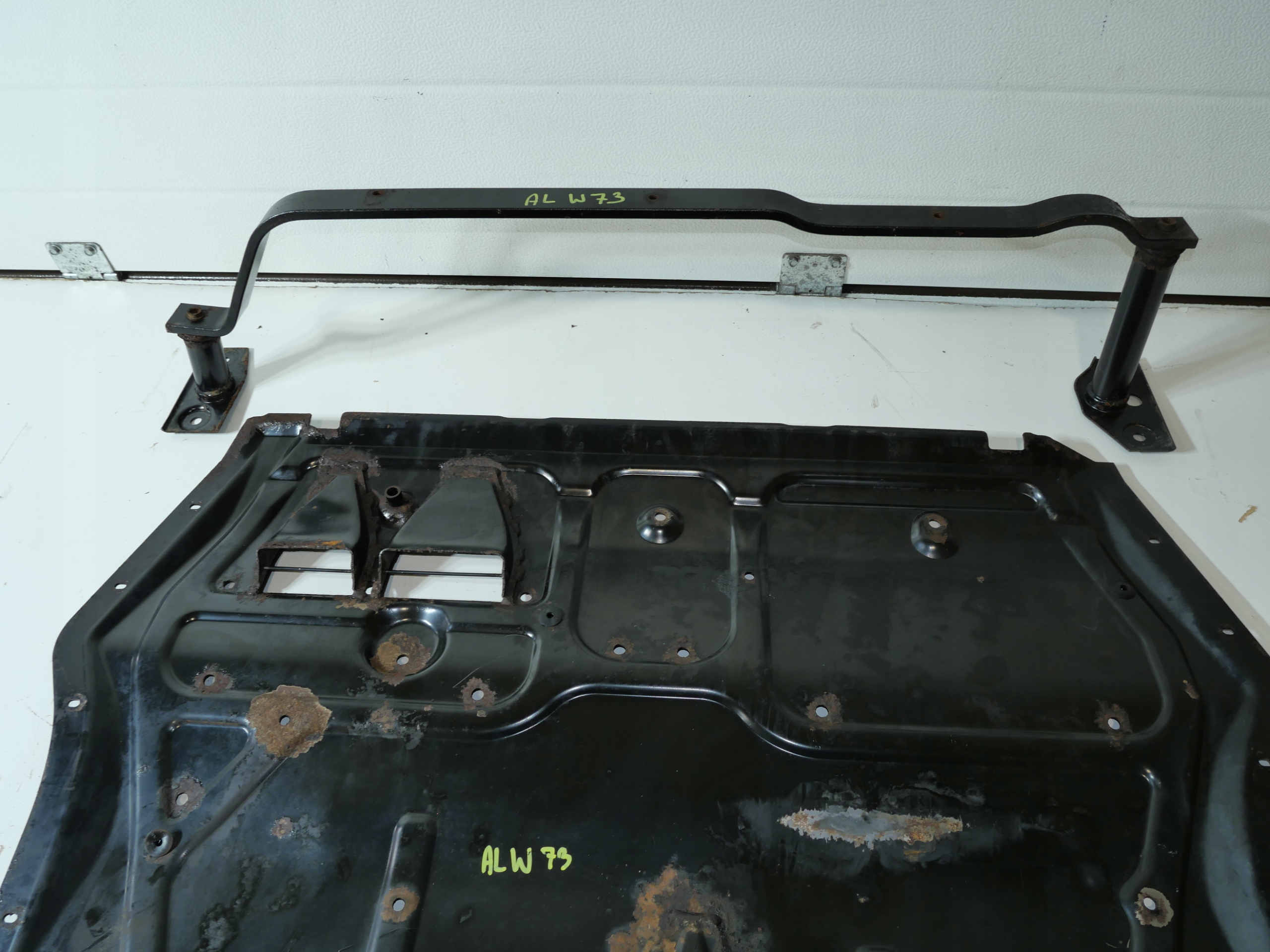 VW cover cover lower below engine 1K0018930J