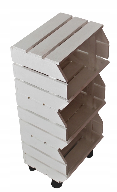 Regał drewniany w kolorze białym