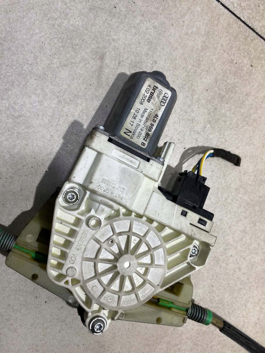 window regulator right front AUDI Q7 4L 4L0959802B