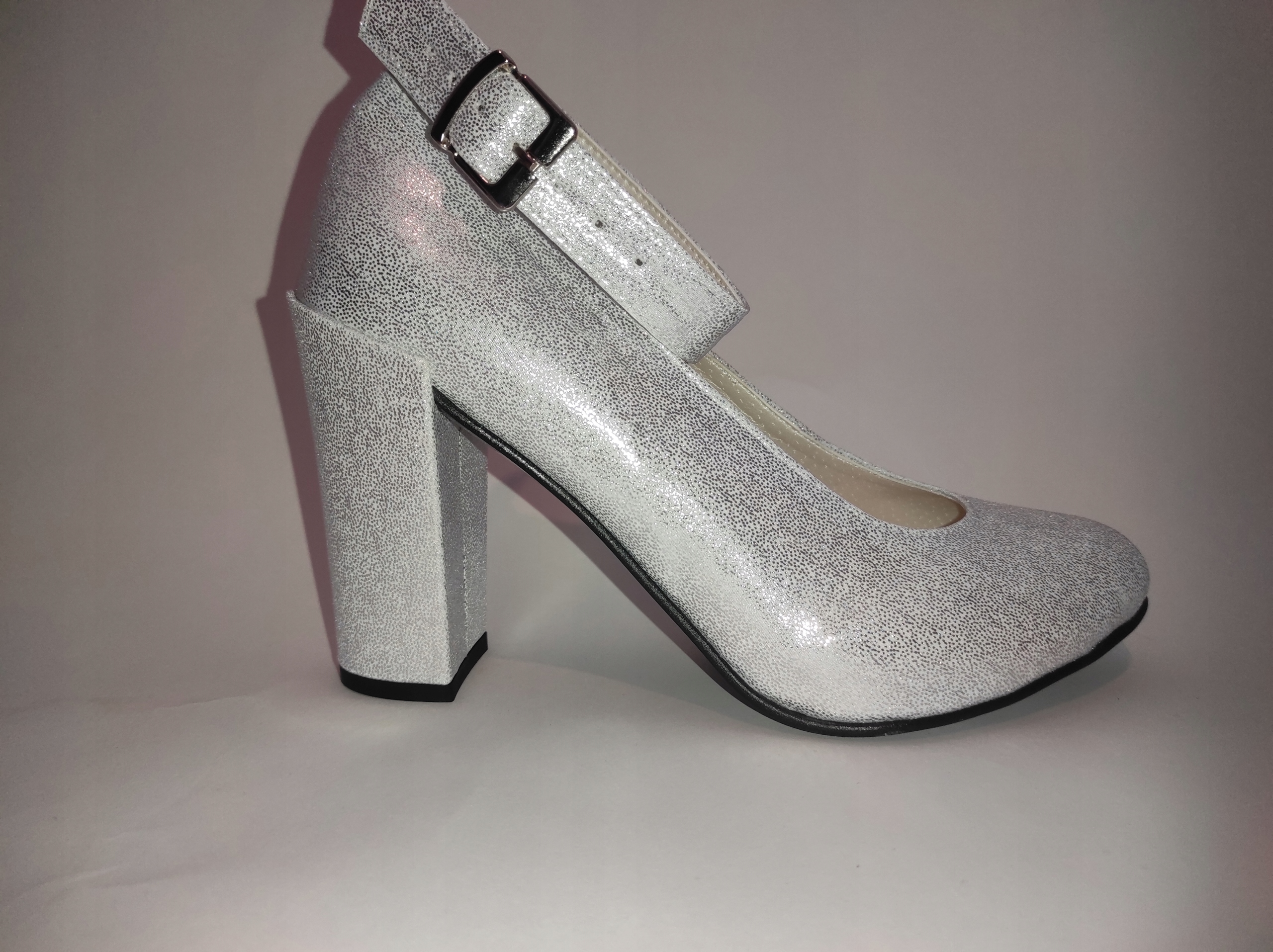 

Czółenka skóra eko obcas 11cm rozmiar 47