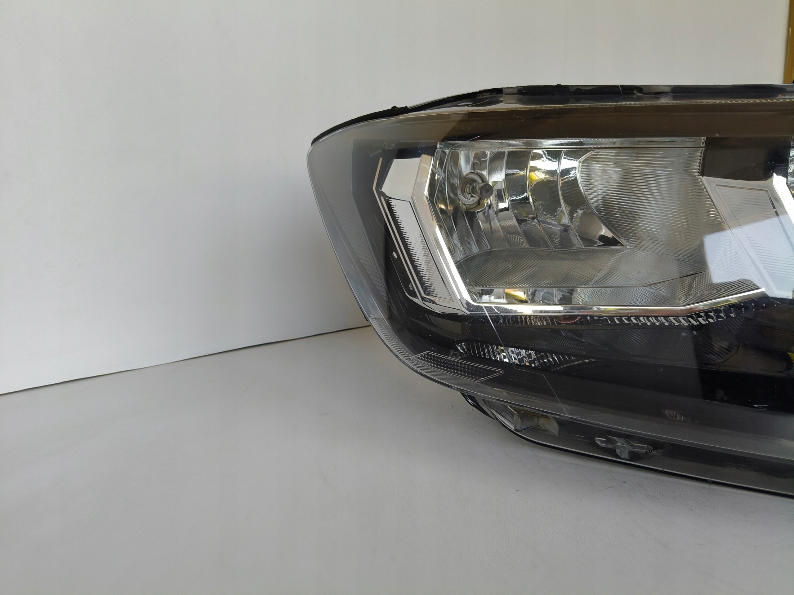 light right REFLEKTOR VW CADDY 2K 2K8 20
