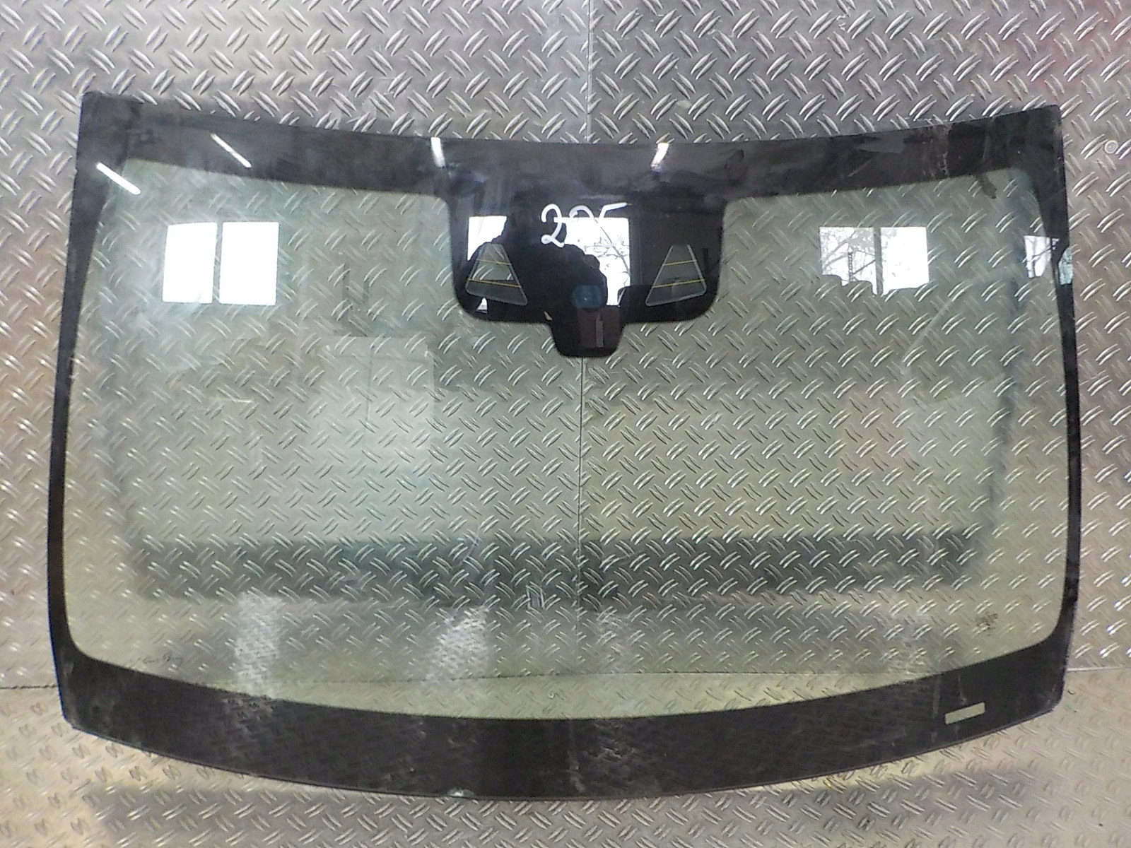 C Клас W205 лобове скло