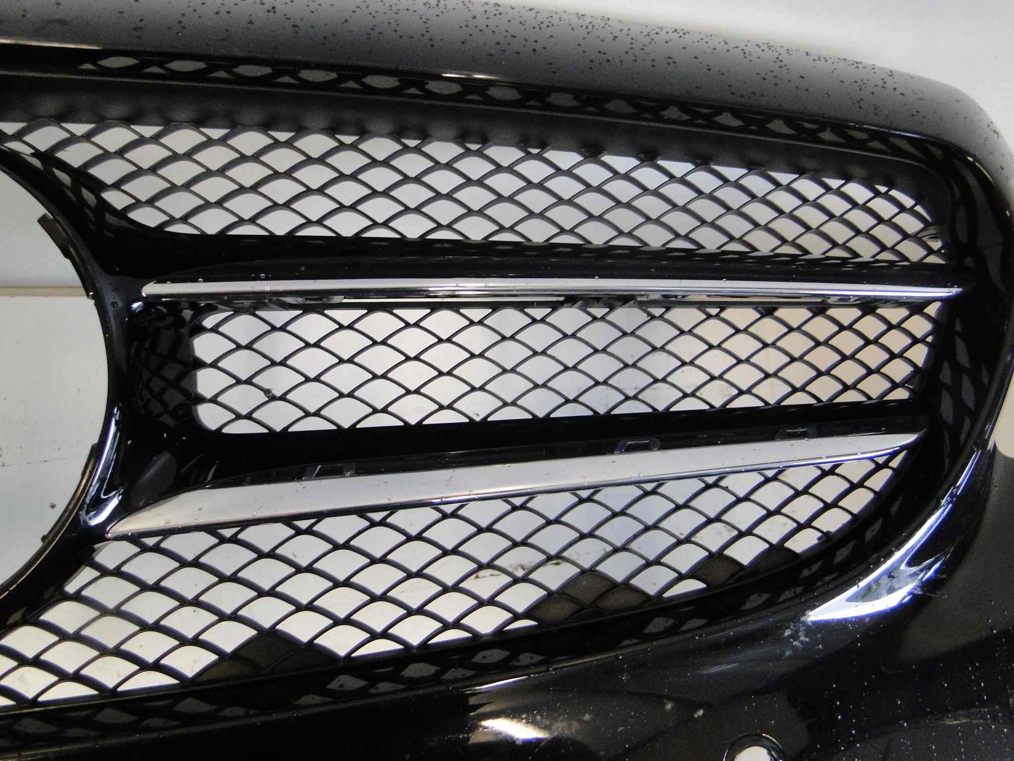 MERCEDES C KLASA W205 205 GRILL ATRAPA AMG AVANT Strona zabudowy przód