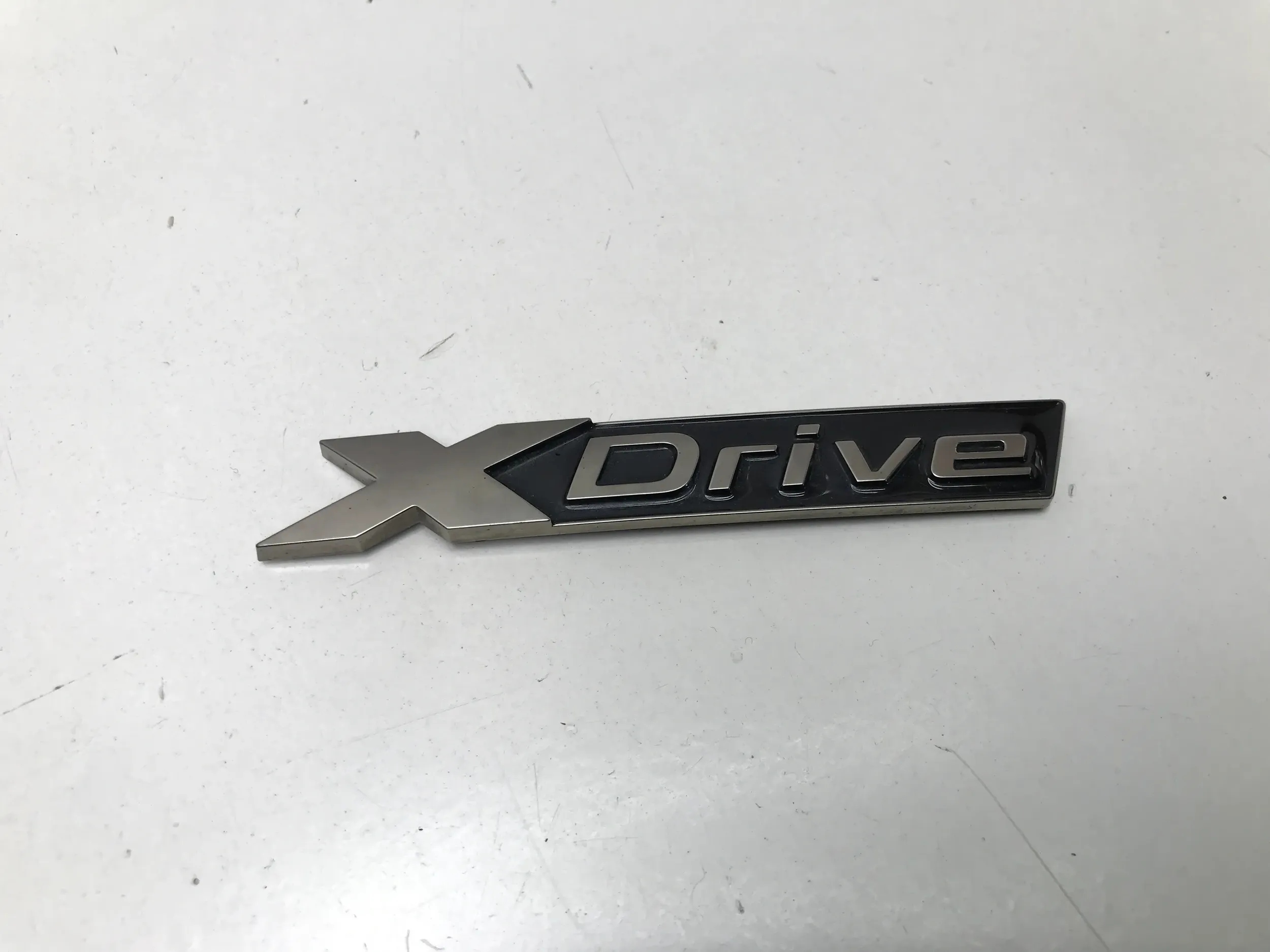 BMW 3 M340d G20 G21 2022 EMBLEMAT NAPIS XDRIVE 8091110