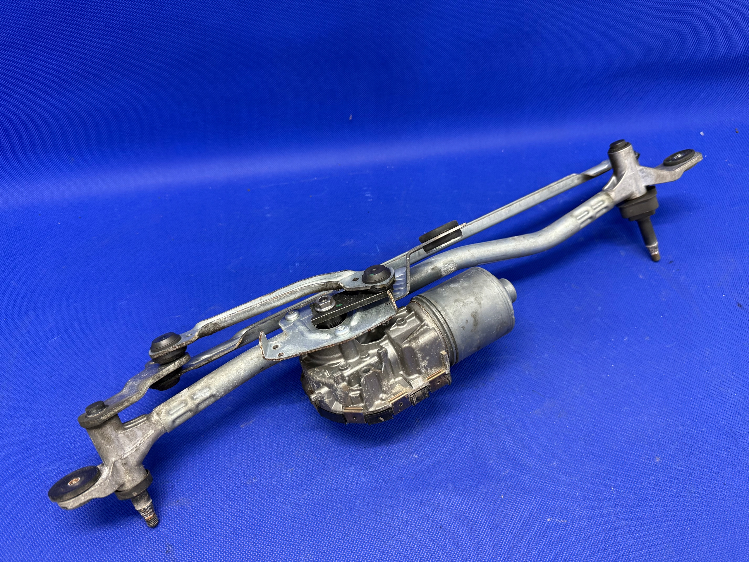 AUDI A6 C7 wiper mechanism front 4G1955023A 4G1955119