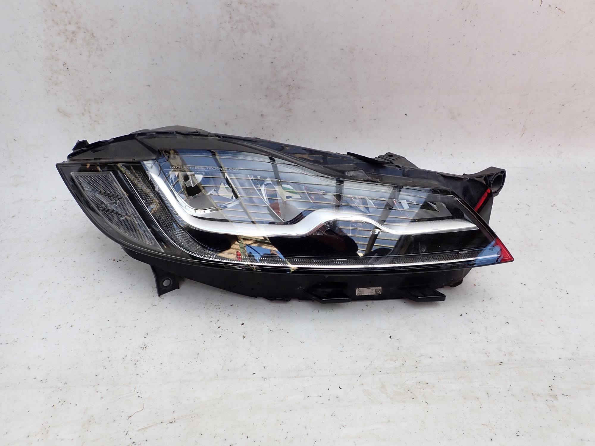 JAGUAR XF II 2 X260 15-20 light front front right