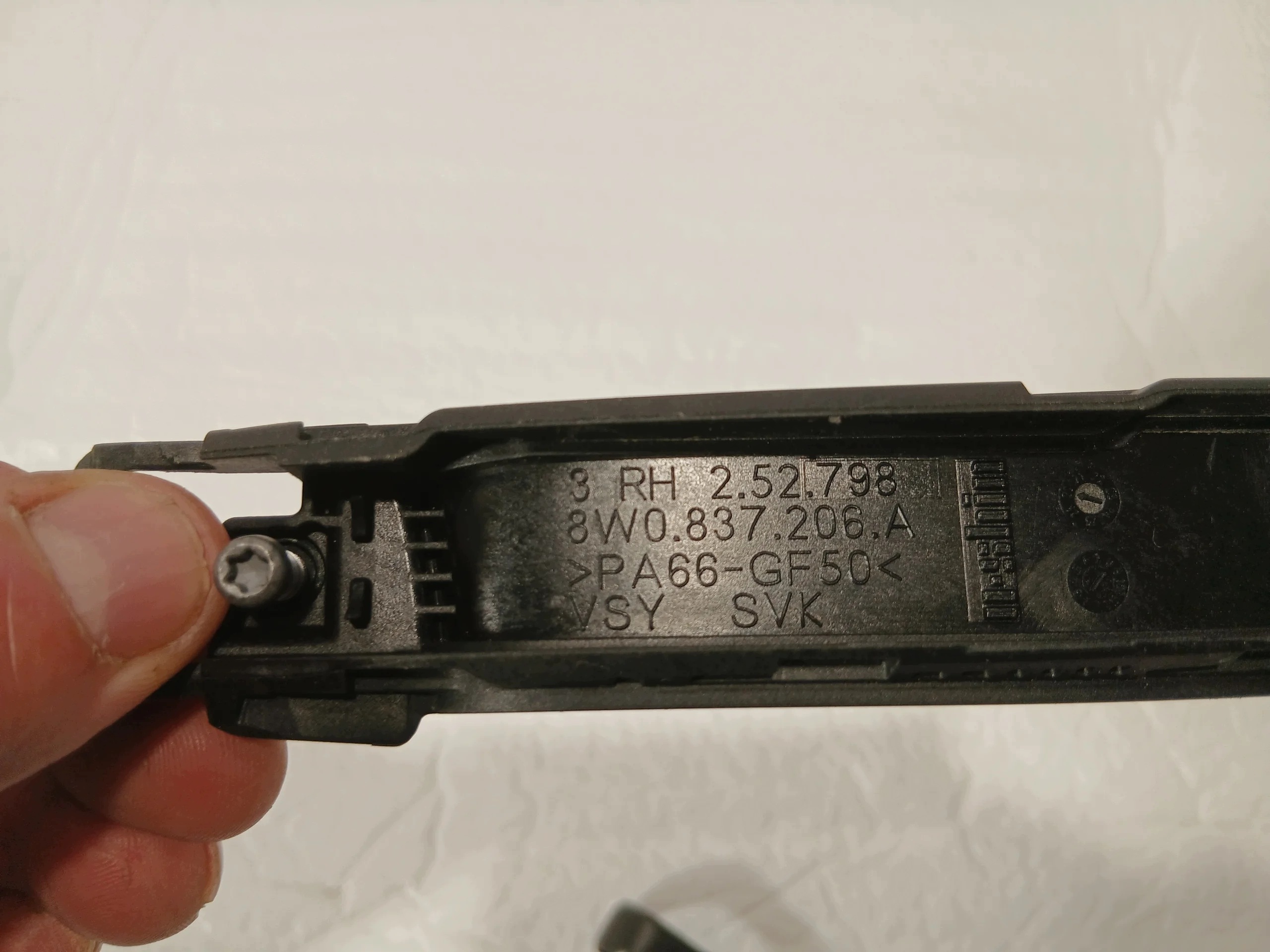 AUDI A4 B9 LIFT handle exterior right front 8W0837206A