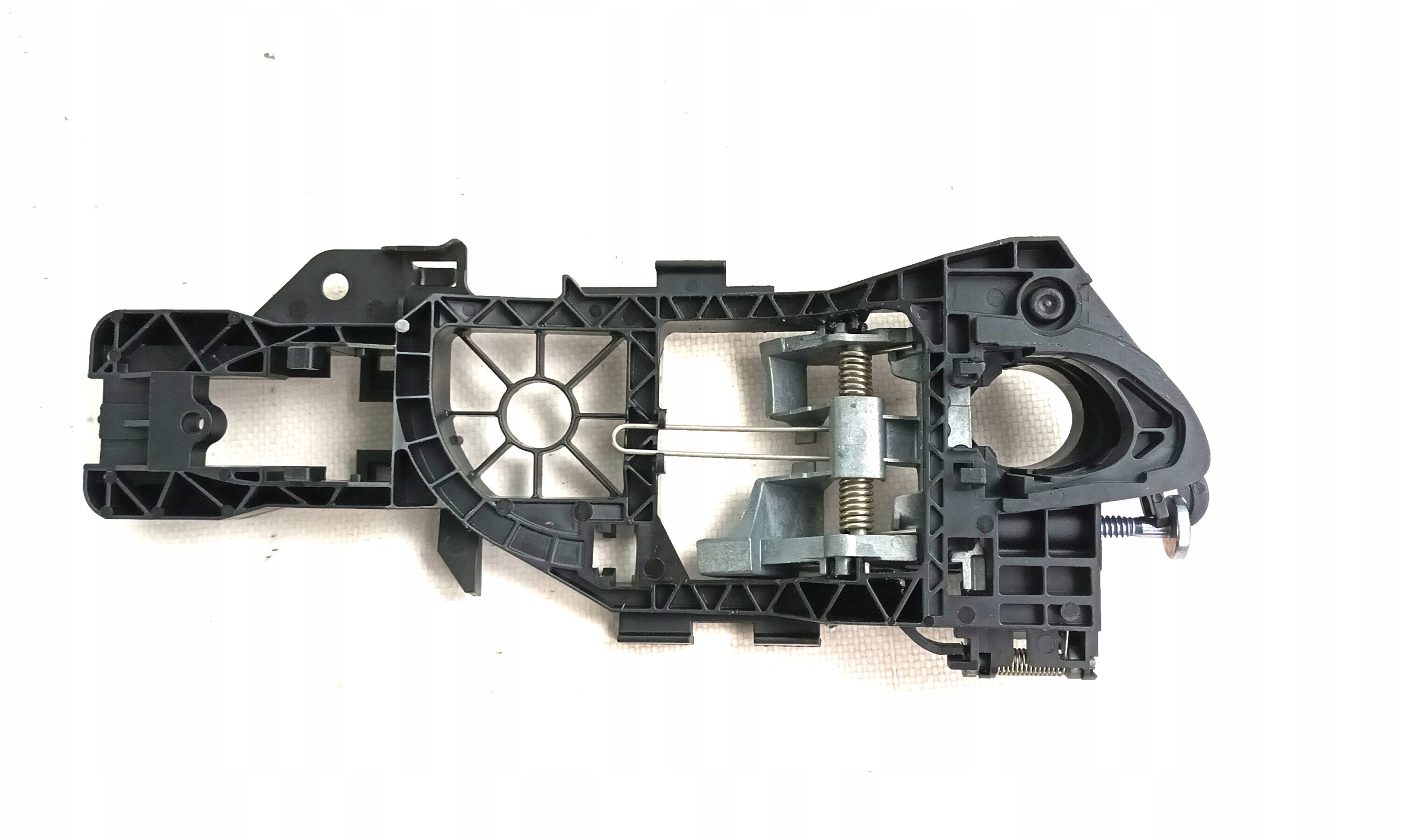 РАМА РУЧКИ ПЕРЕДНЯЯ ПРАВАЯ VOLKSWAGEN OE 3C0837886J