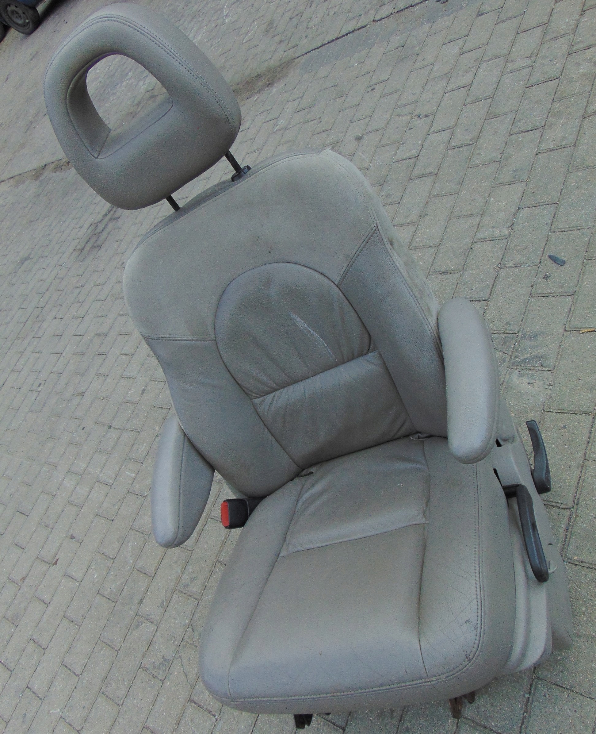 кресло левый зад 2 CHRYSLER VOYAGER 4 IV европа