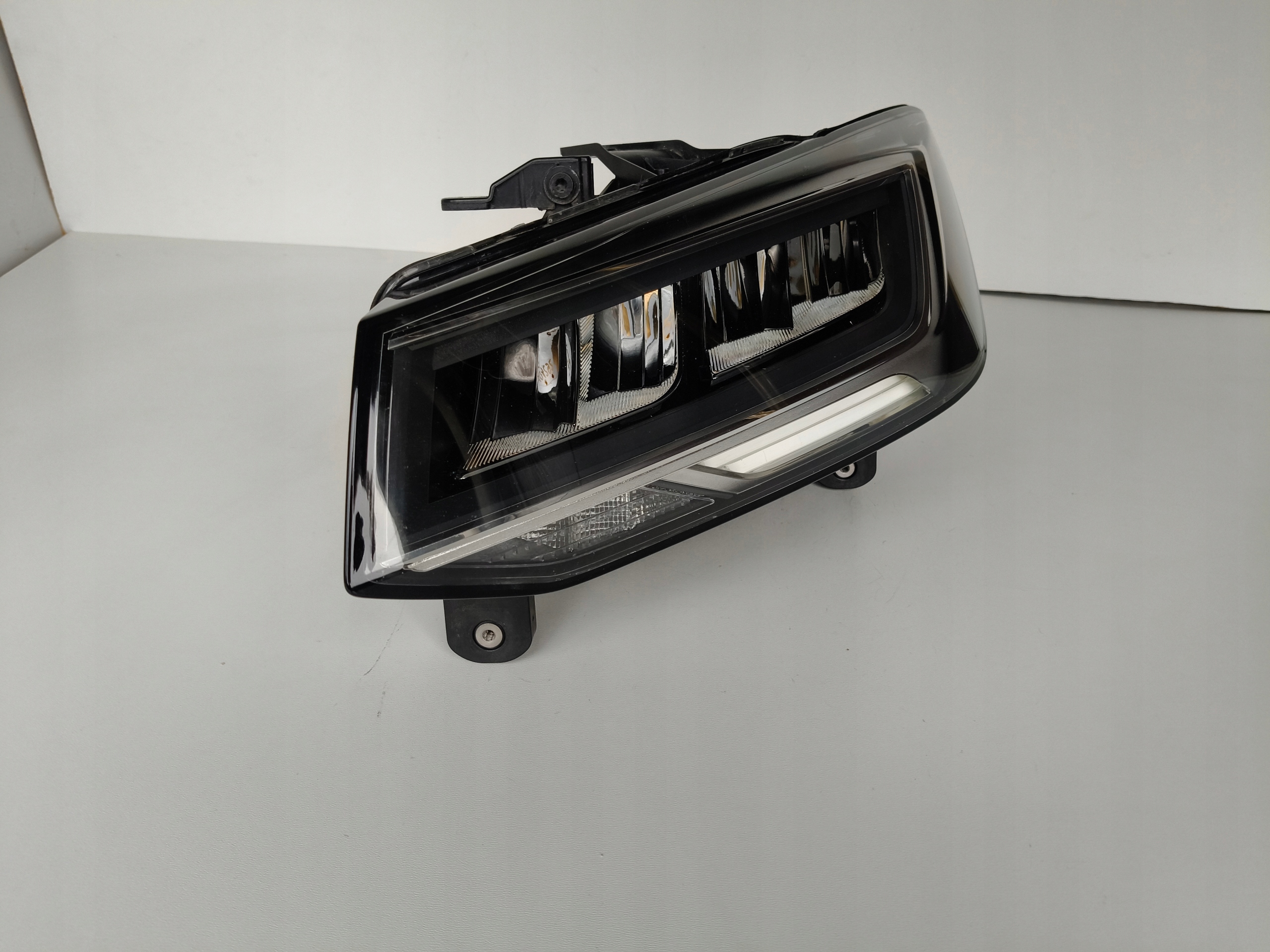 light left REFLEKTOR AUDI Q2 81A LIFT FULL LED