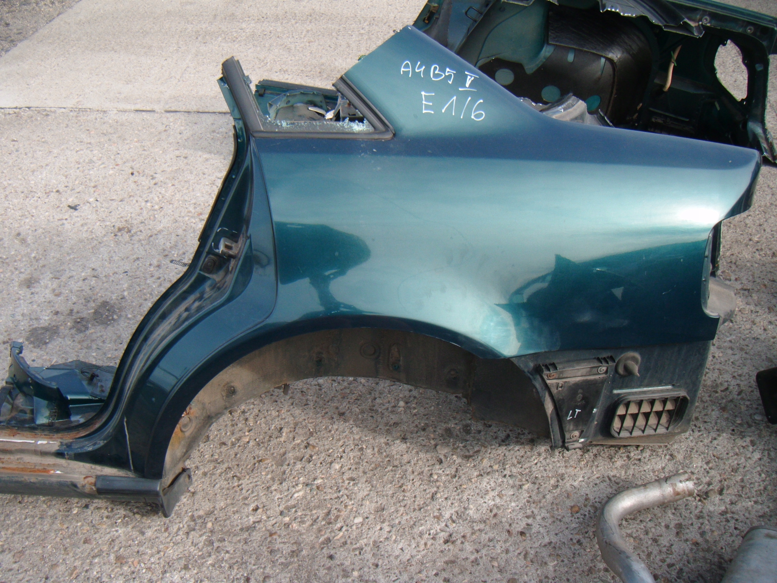 AUDI A4 B5 SEDAN LZ6U BŁOTNIK ĆWIARTKA LEWY TYŁ