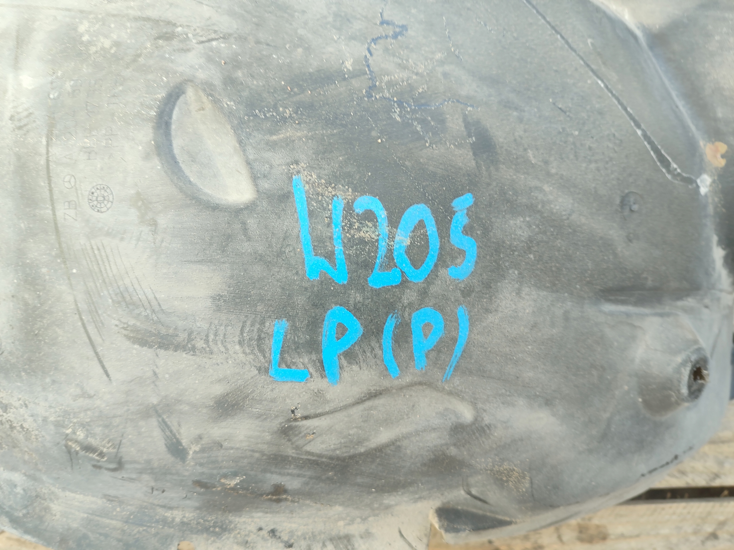 mudguard left front front MERCEDES W204 A2046900130 A2046981330
