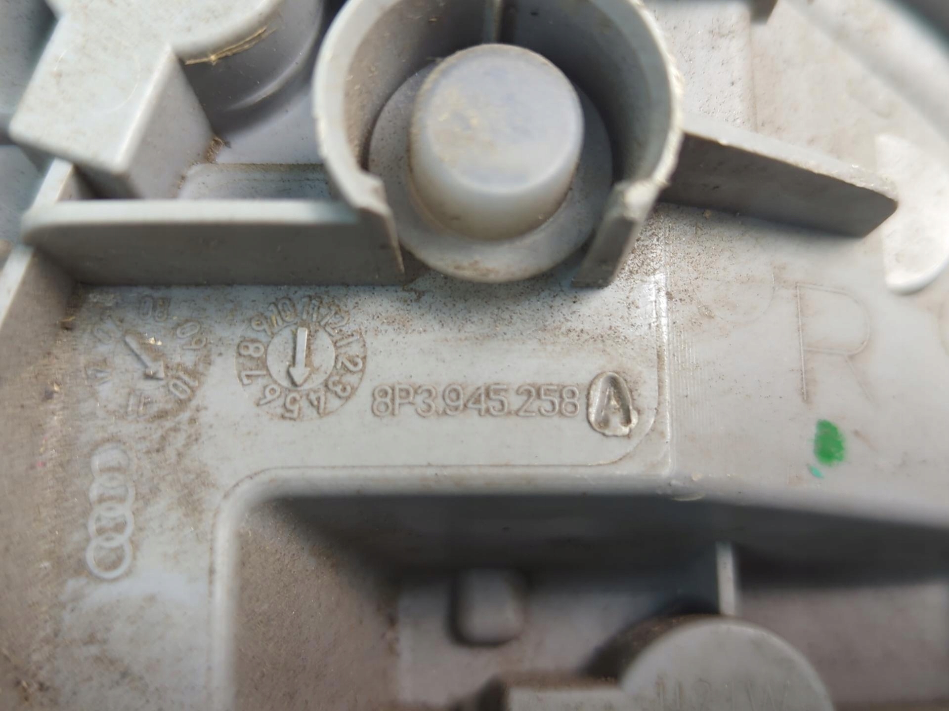 фонарь правый задний led Audi A3 8P3945096C