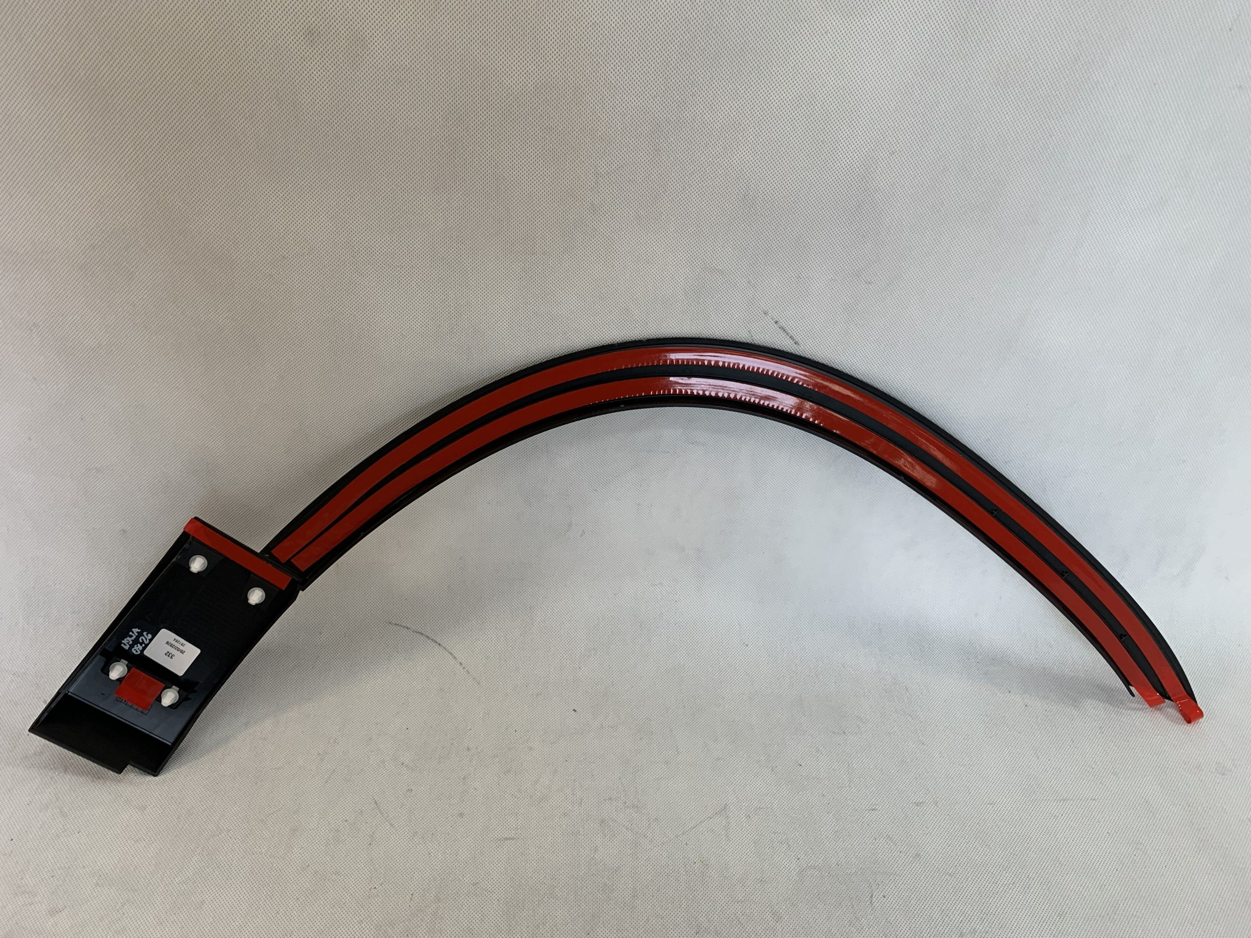 cap moulding left front fender Skoda Karoq 17r 57A854819B 08.26
