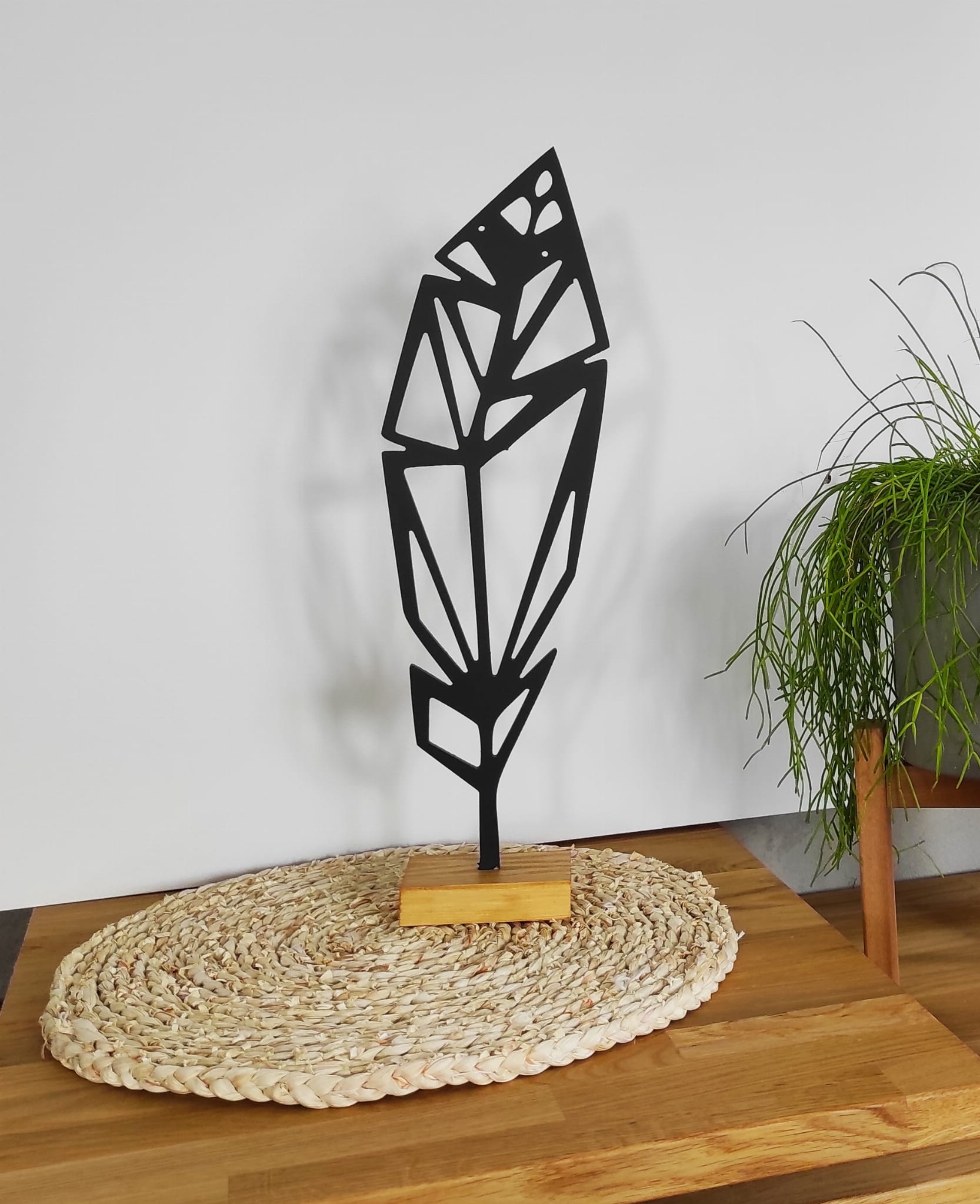 

Dekoracja Stojąca Piórko 45x13 cm czarne