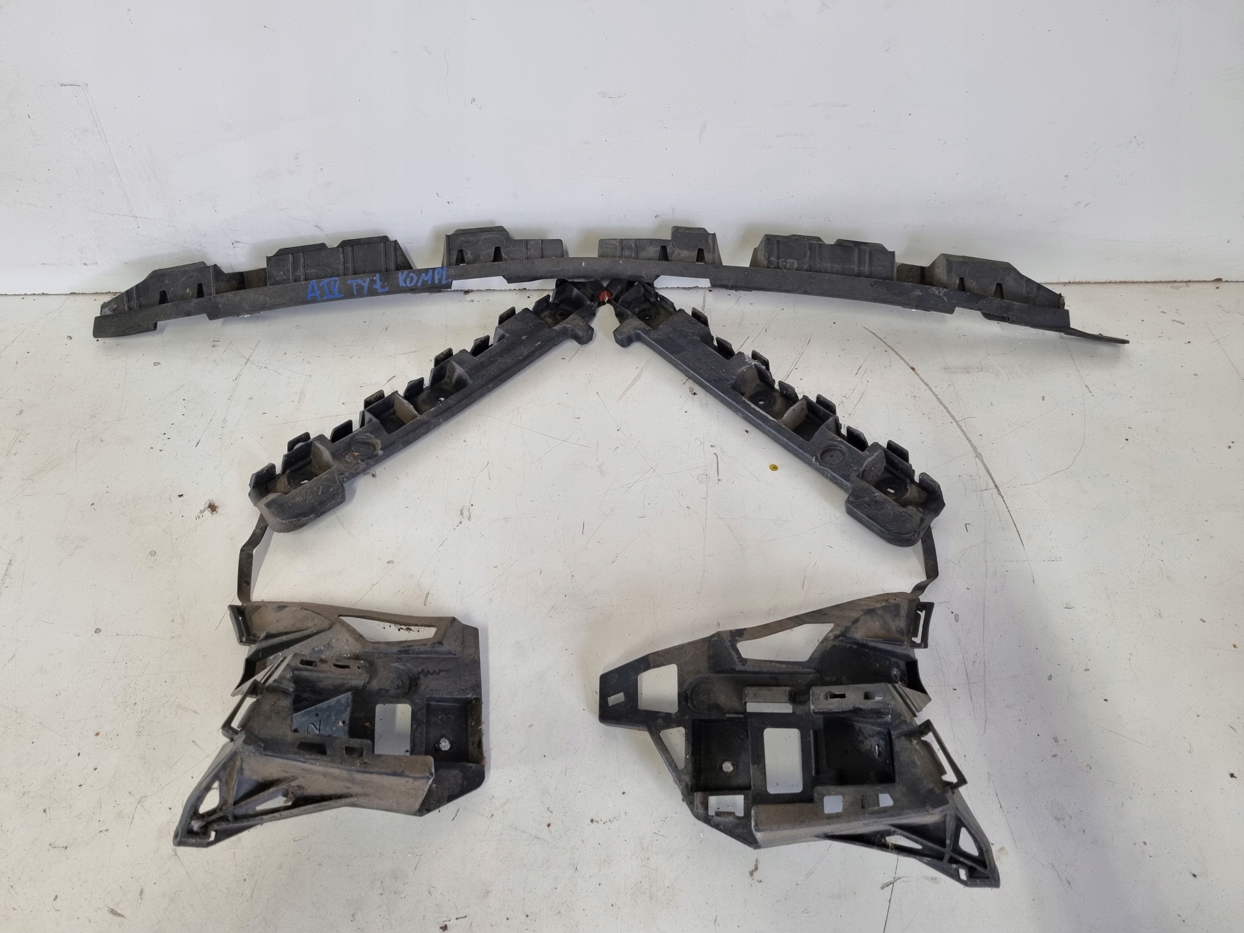 13266756 13368949 - ASTRA J KOMBI KOMOPLET СПОВЗАЄ БАМПЕР ЗАДНІЙ