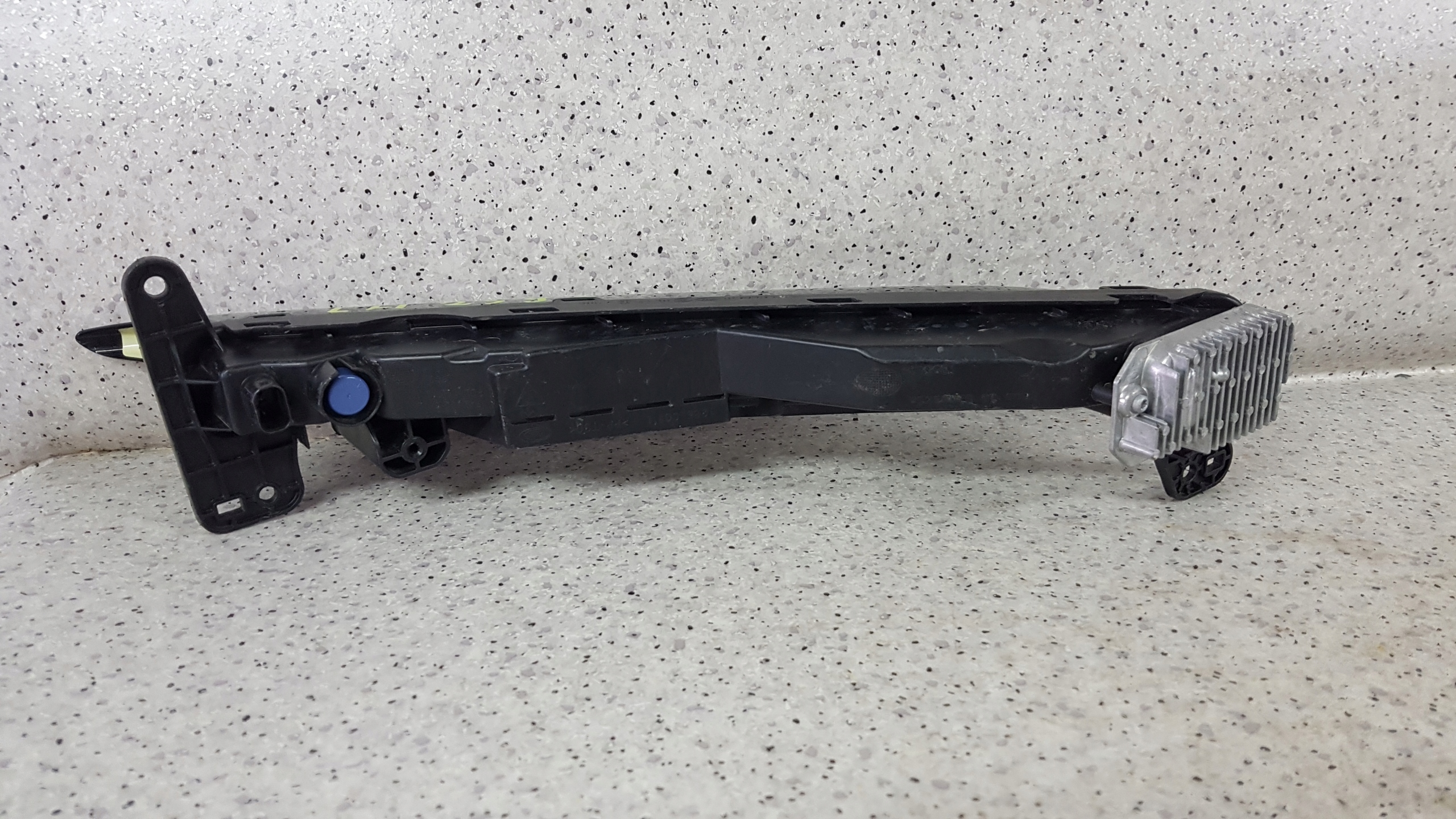 PORSCHE CAYENNE III LIFT 2023 - left light DRL LED 2593