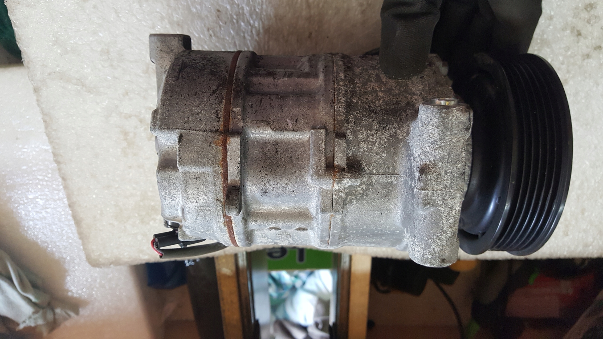 Компрессор кондиционера Audi A4 B8 A5 8T0260805R