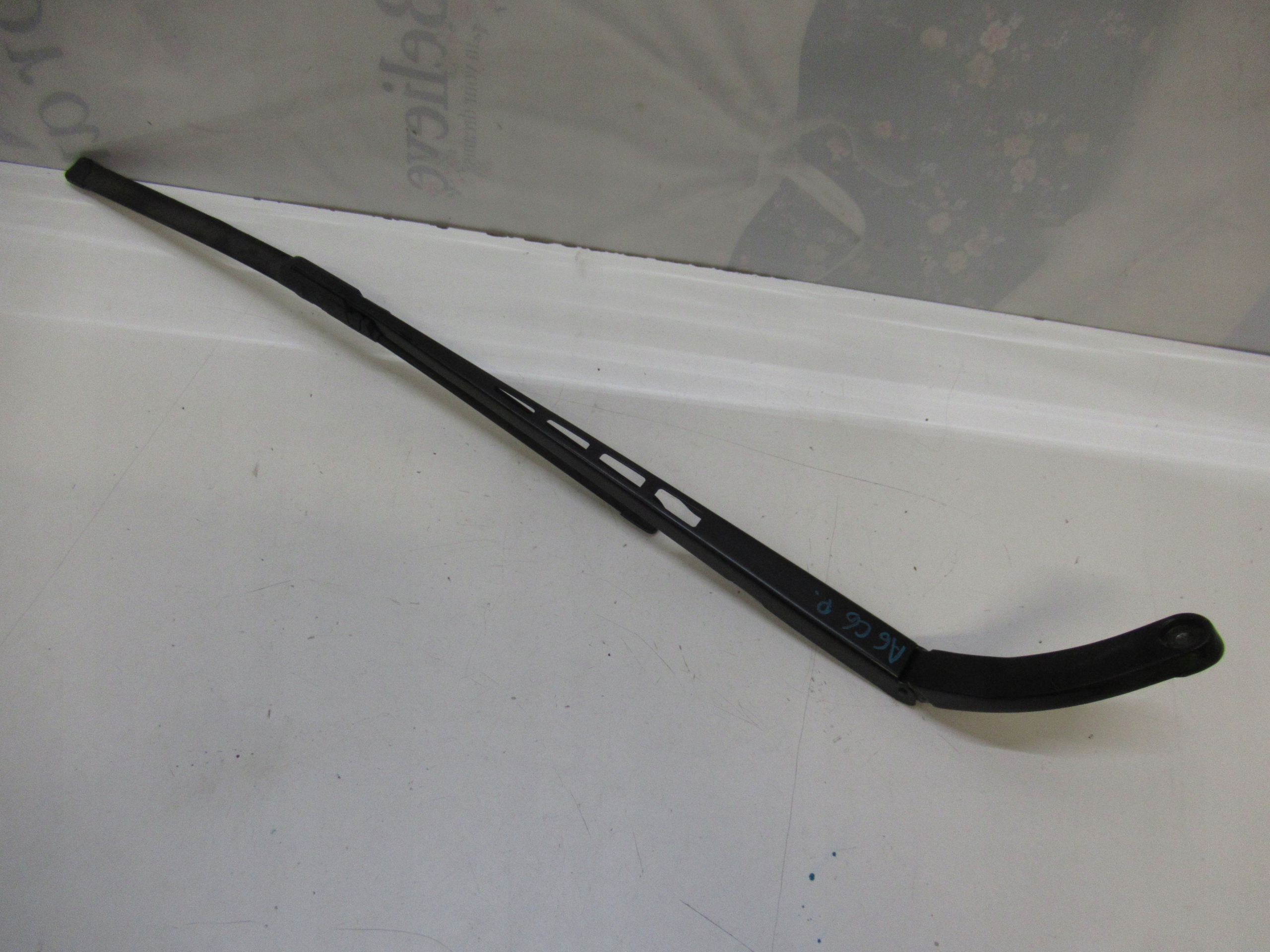 AUDI A6 C6 wiper arm right 4F1955410