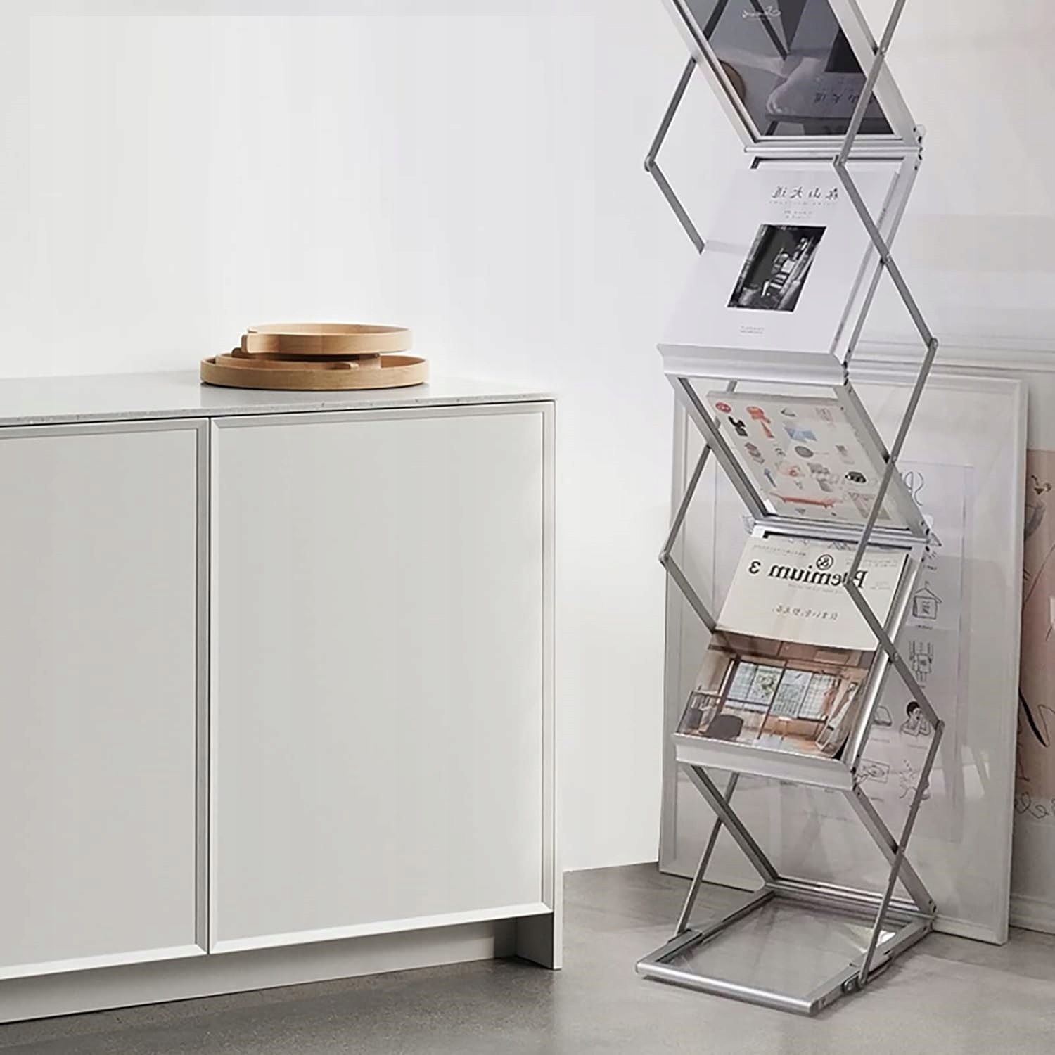 WYSOKI STOJAK NA ULOTKI CZASOPISMA A4 Z-SHAPE DWUSTRONNY TORBA Marka KORBI