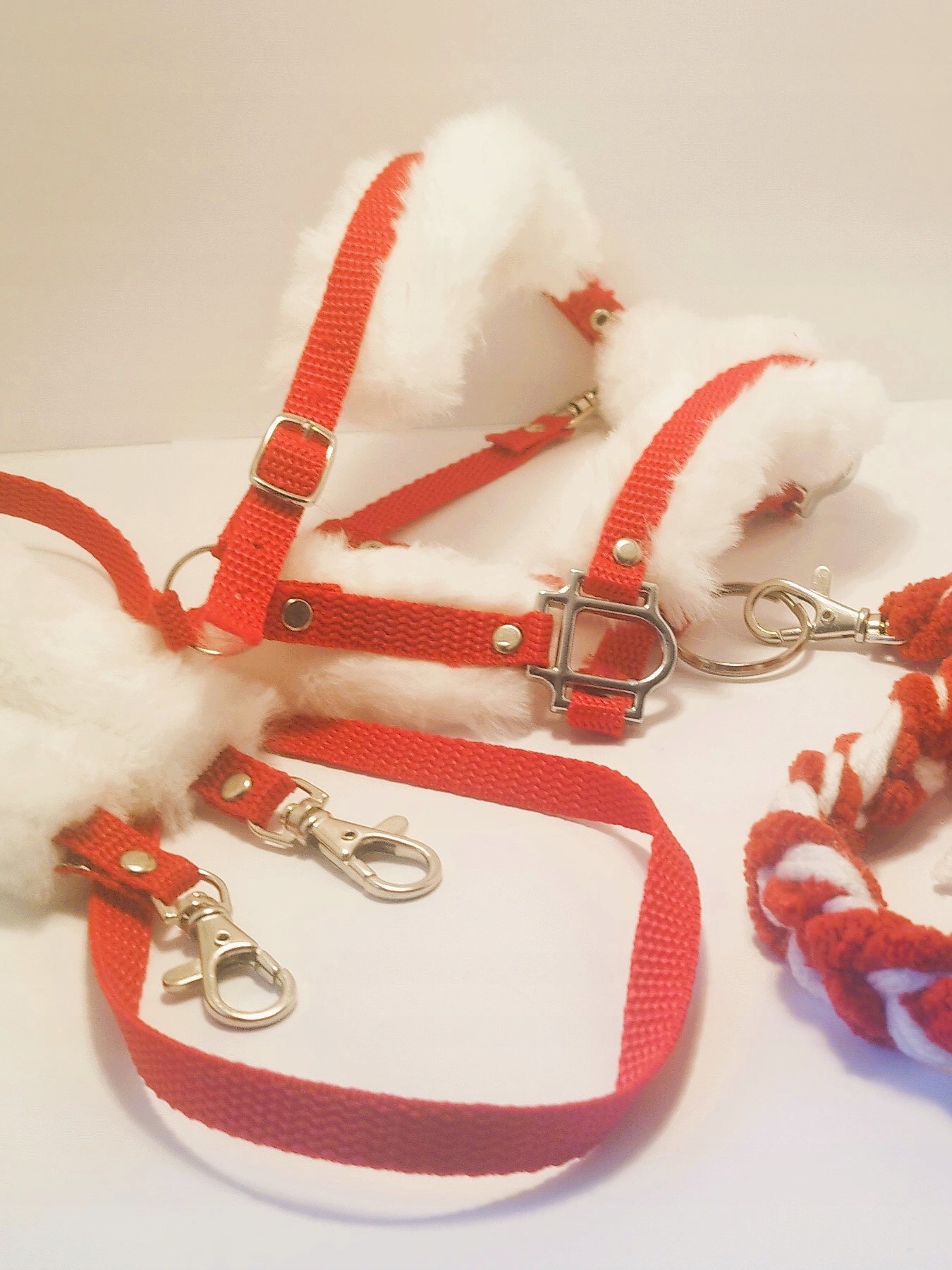 hobby horse A4 kantar dla hh z futerkiem CZERWONY uwiąz wodze Rozmiar inny