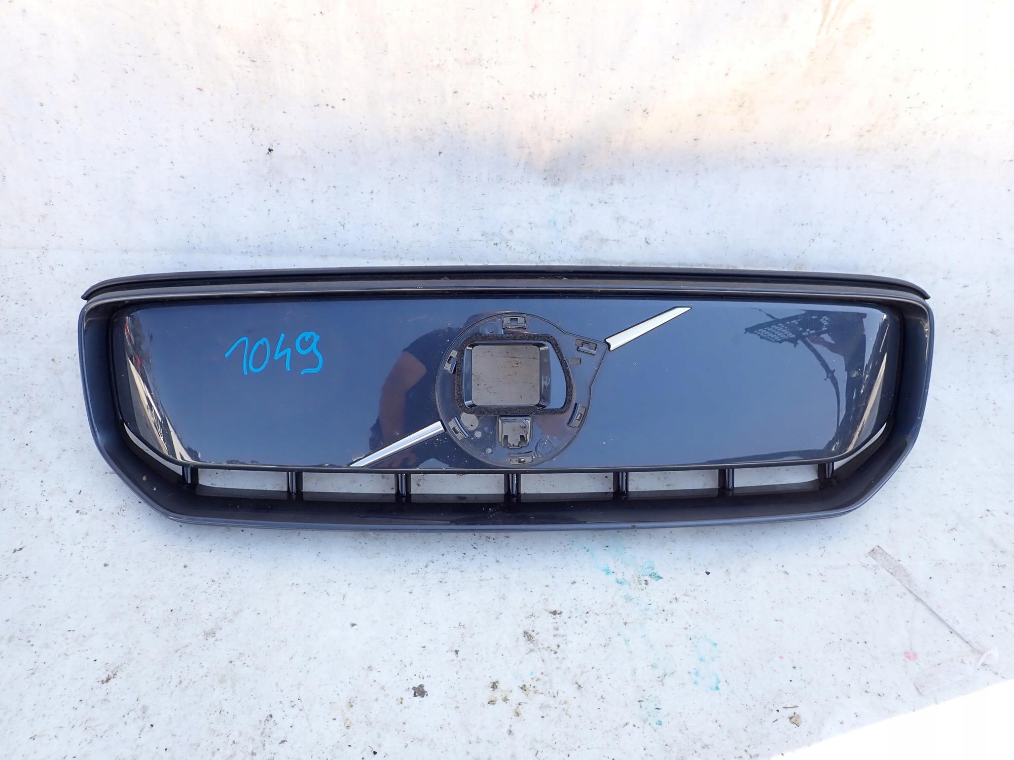 VOLVO XC40 RECHARGE 20-> GRILL ATRAPA