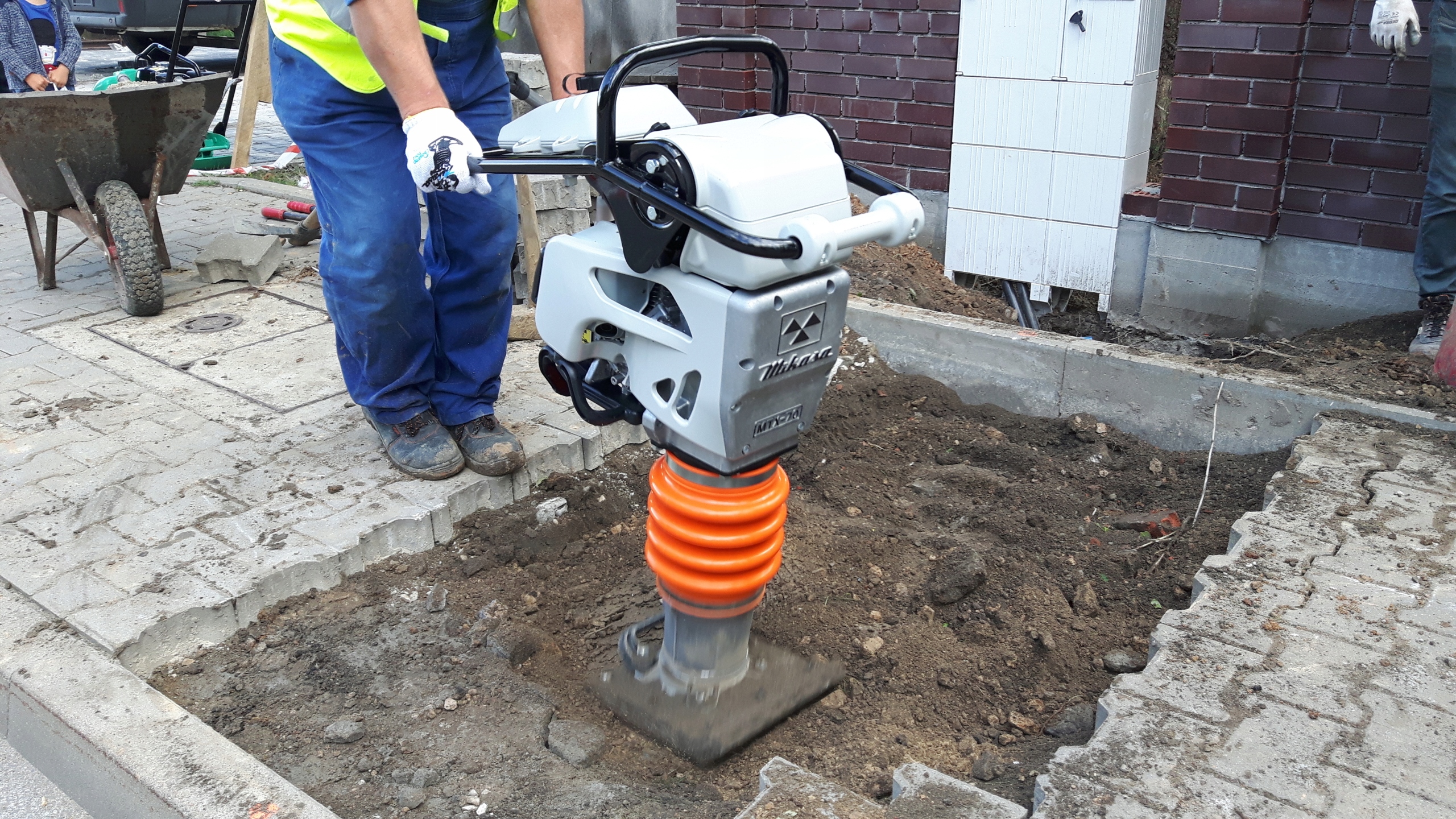 Stopa wibracyjna skoczek MIKASA MTX60E HONDA GX100 Marka Mikasa