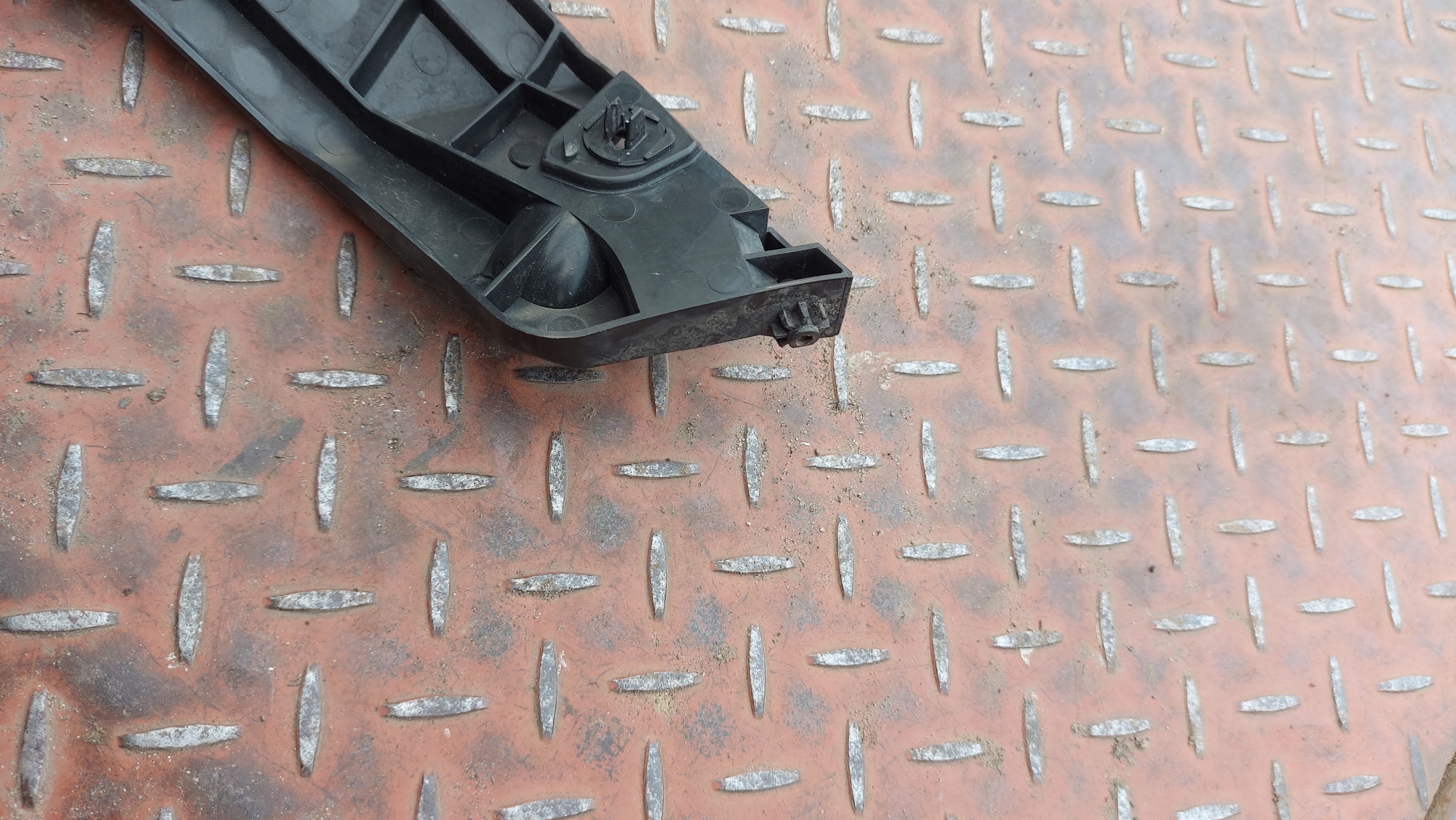 bumper bracket right front TOYOTA RAV4 IV 15