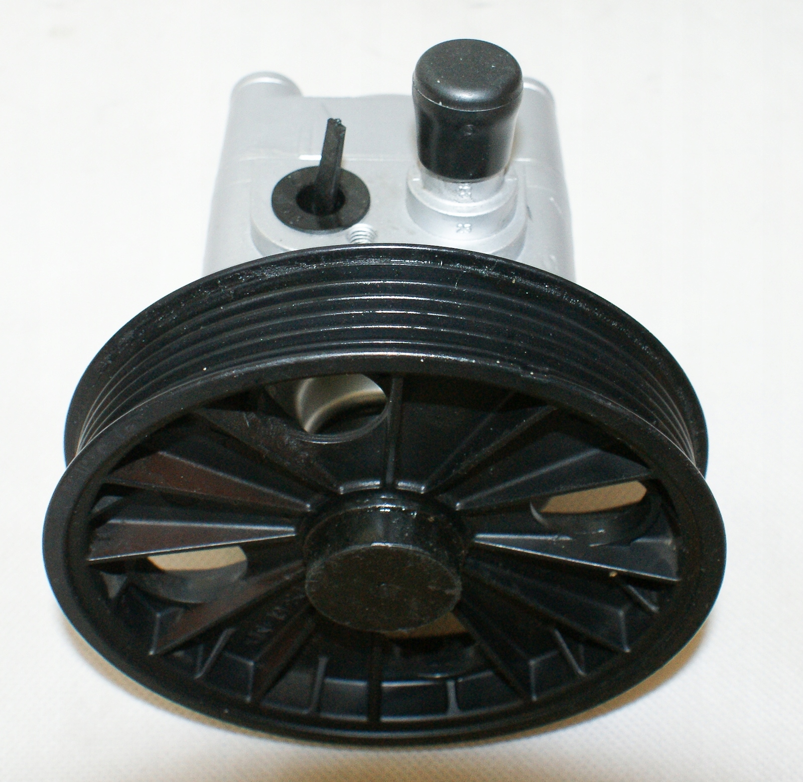 7617955119 - Насос гідропідсилювача VOLVO V70 XC90 2.5 T 2.9 T