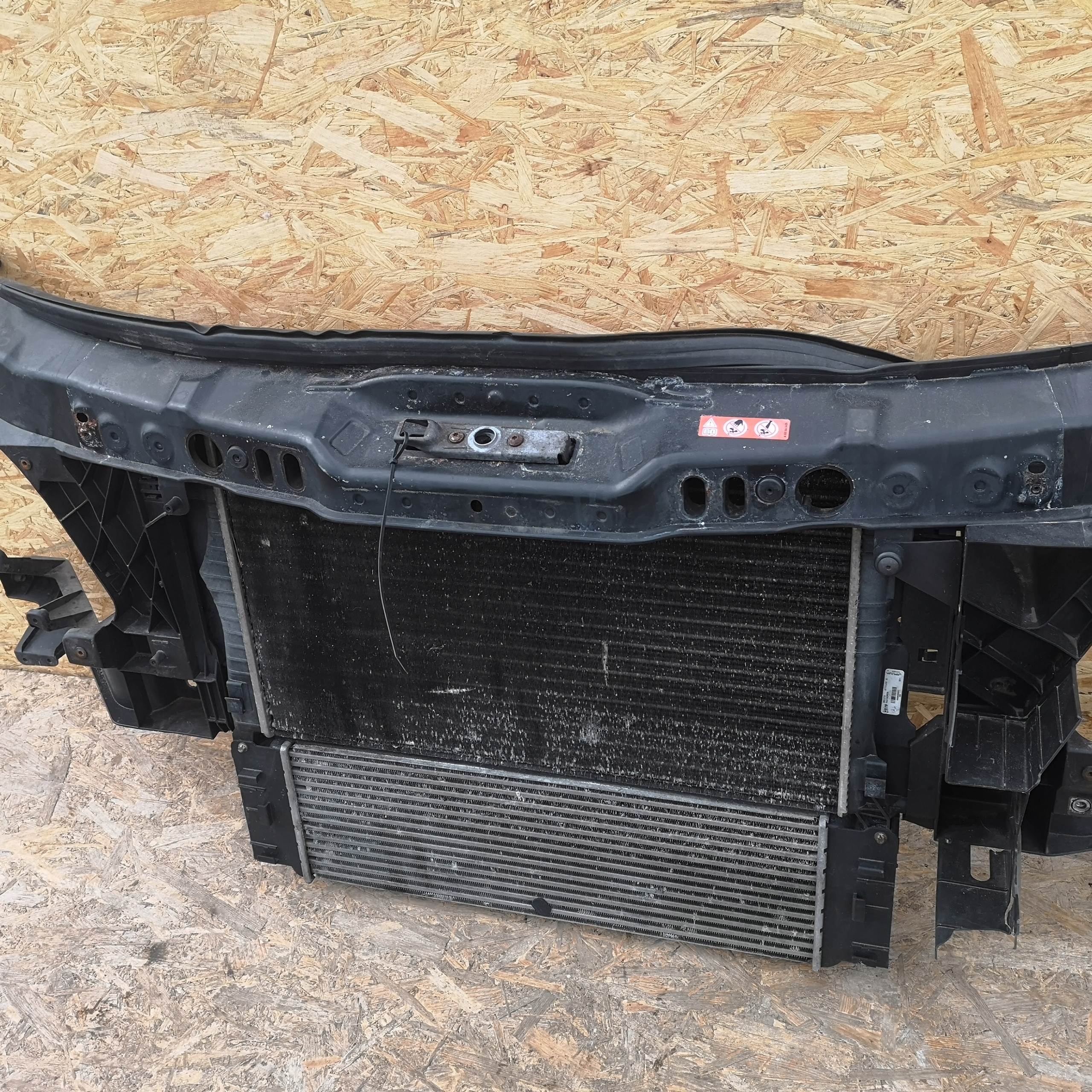 SPRINTER 906 PAS PRZEDNI 2.2 TDI CHŁODNICE Typ samochodu Samochody osobowe