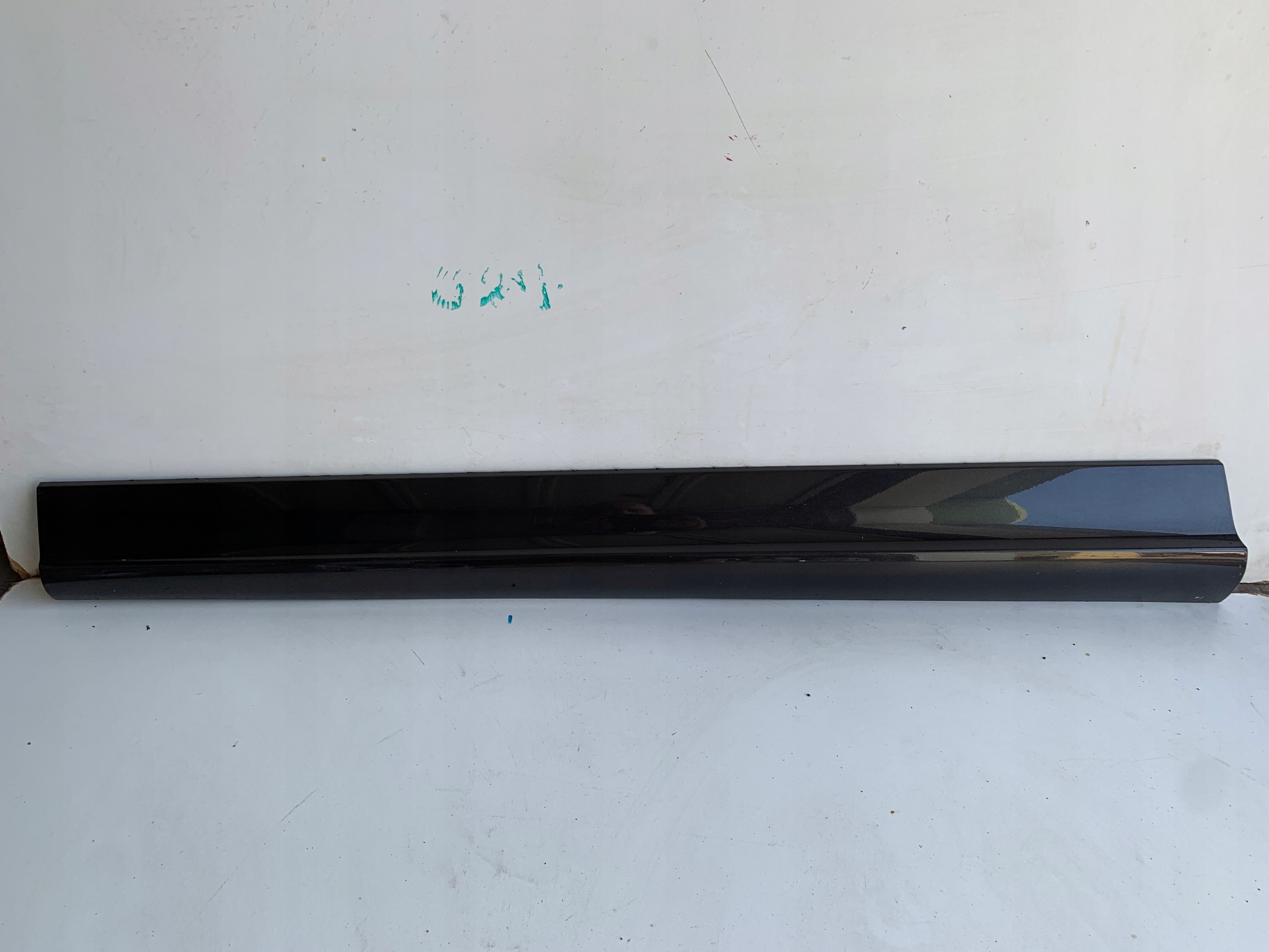 8R0853959B - Audi Q5 S-line накладка двери левая передняя LZ7L