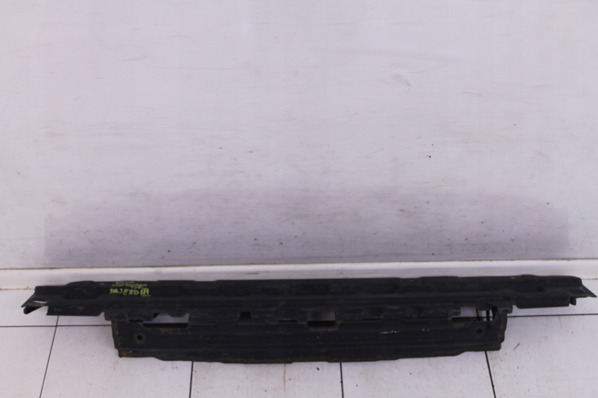 MITSUBISHI PAJERO III 99R- BELKA ZDERZAKA TYŁ