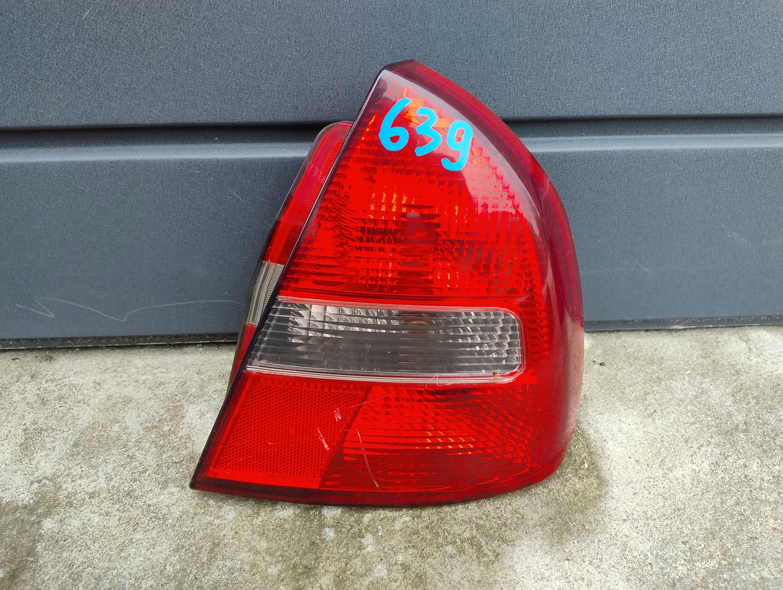 light right rear part right rear MITSUBISHI CARISMA LIFT 151086